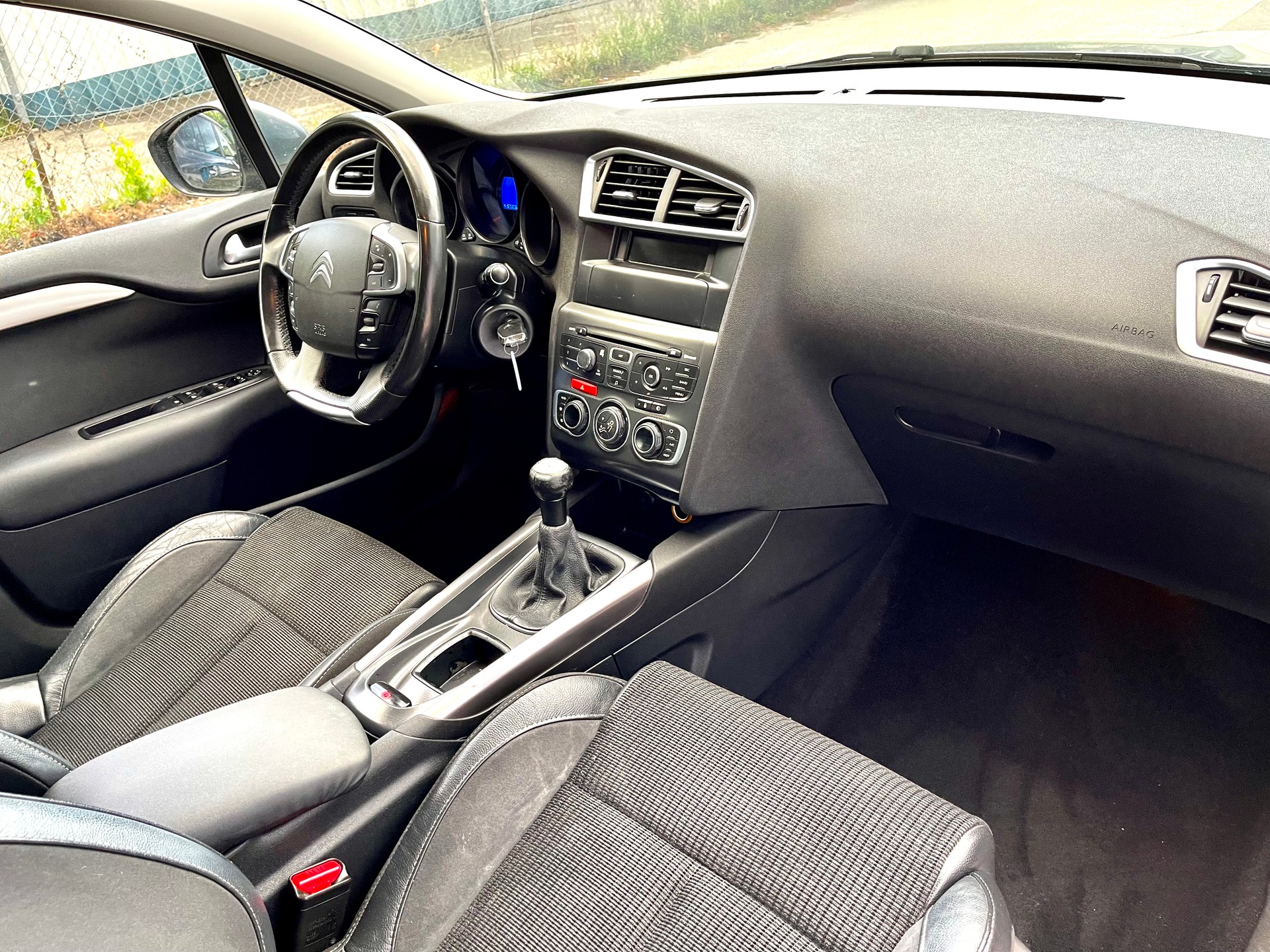 CITROEN C4 Berline 1.6 VTi Exclusive-image-12