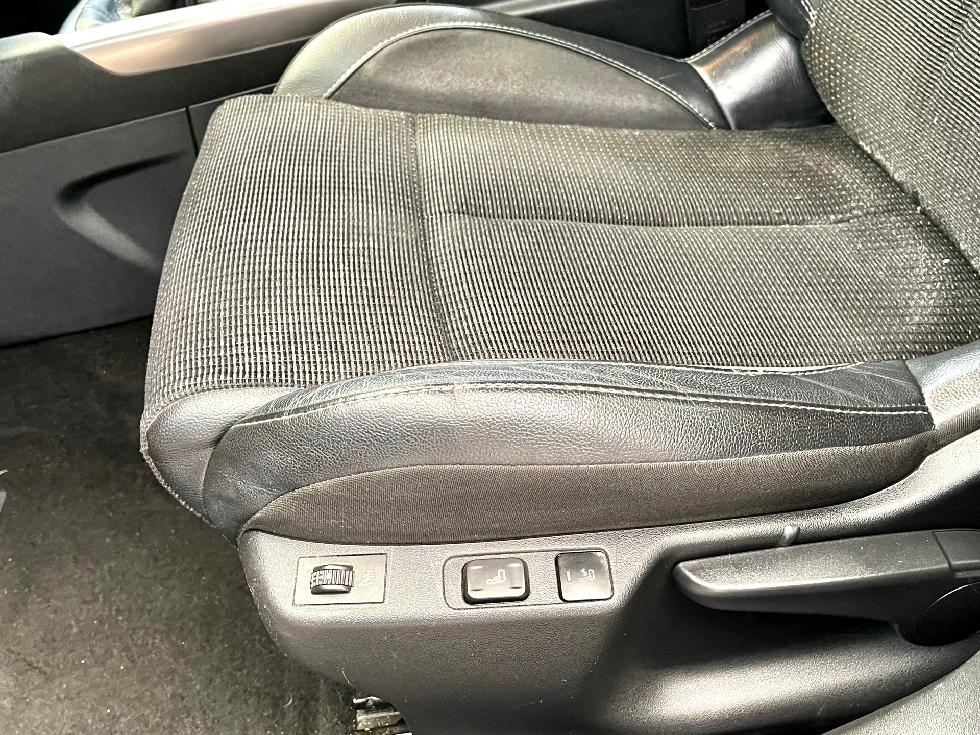 CITROEN C4 Berline 1.6 VTi Exclusive-image-24
