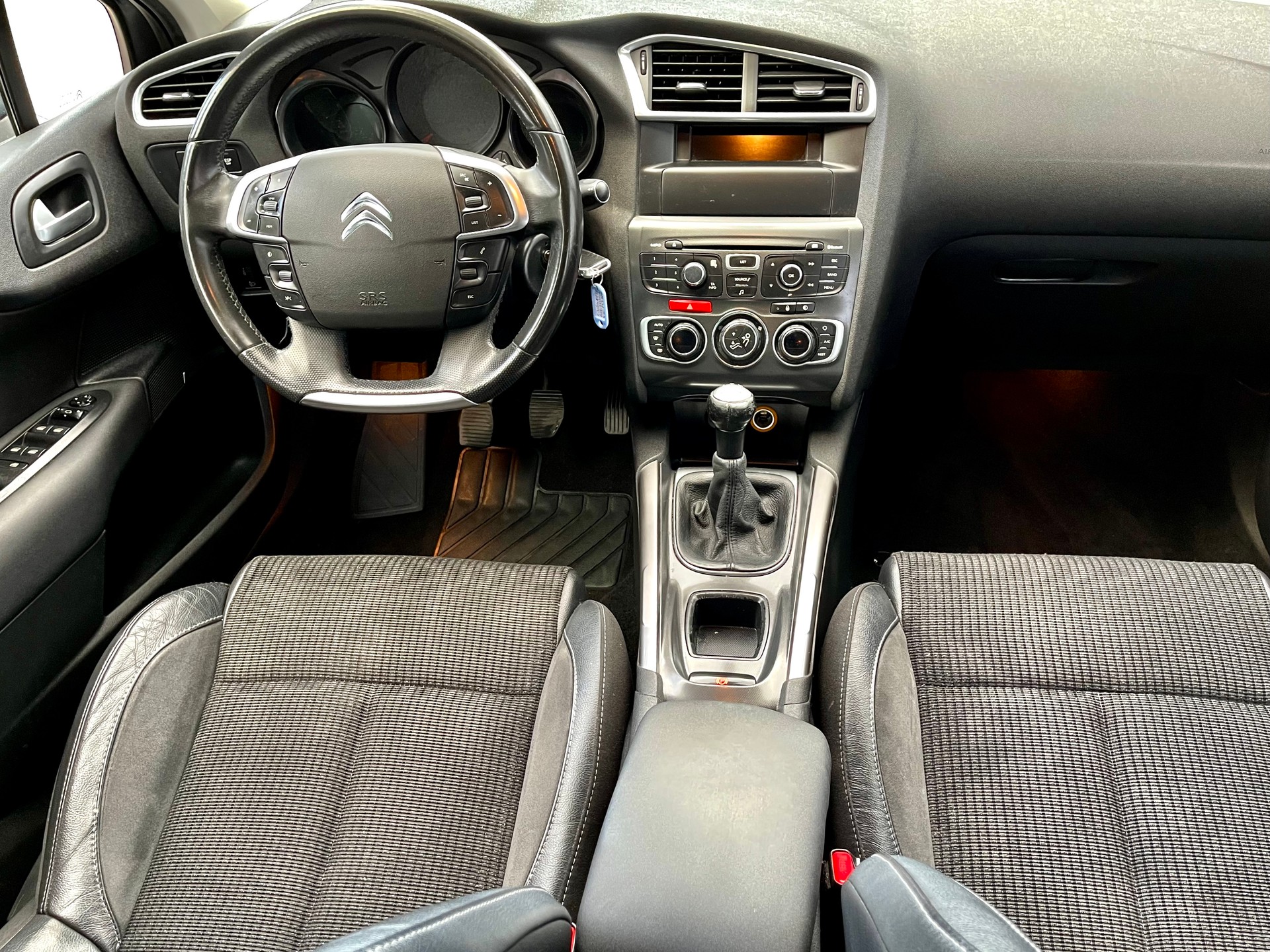 CITROEN C4 Berline 1.6 VTi Exclusive-image-26