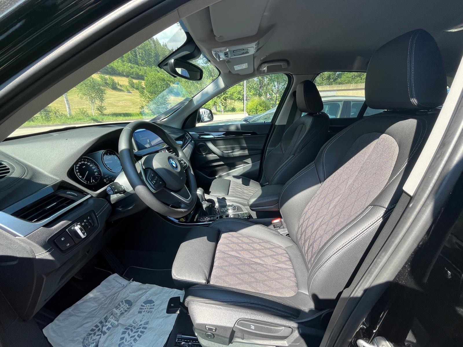 BMW X1 xDrive 25e-image-5