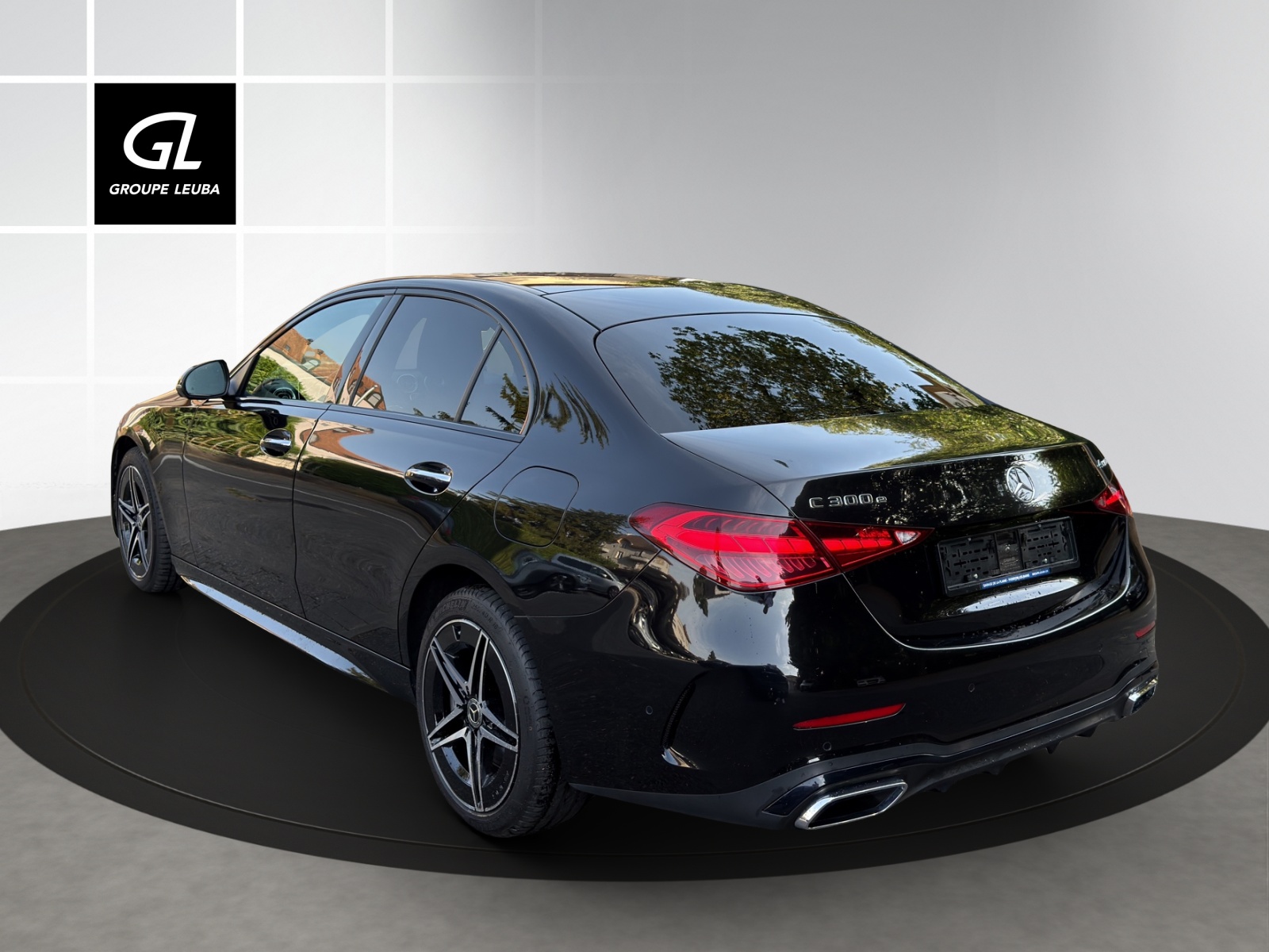 MERCEDES-BENZ C 300e 4 Matic-showroom-element-1
