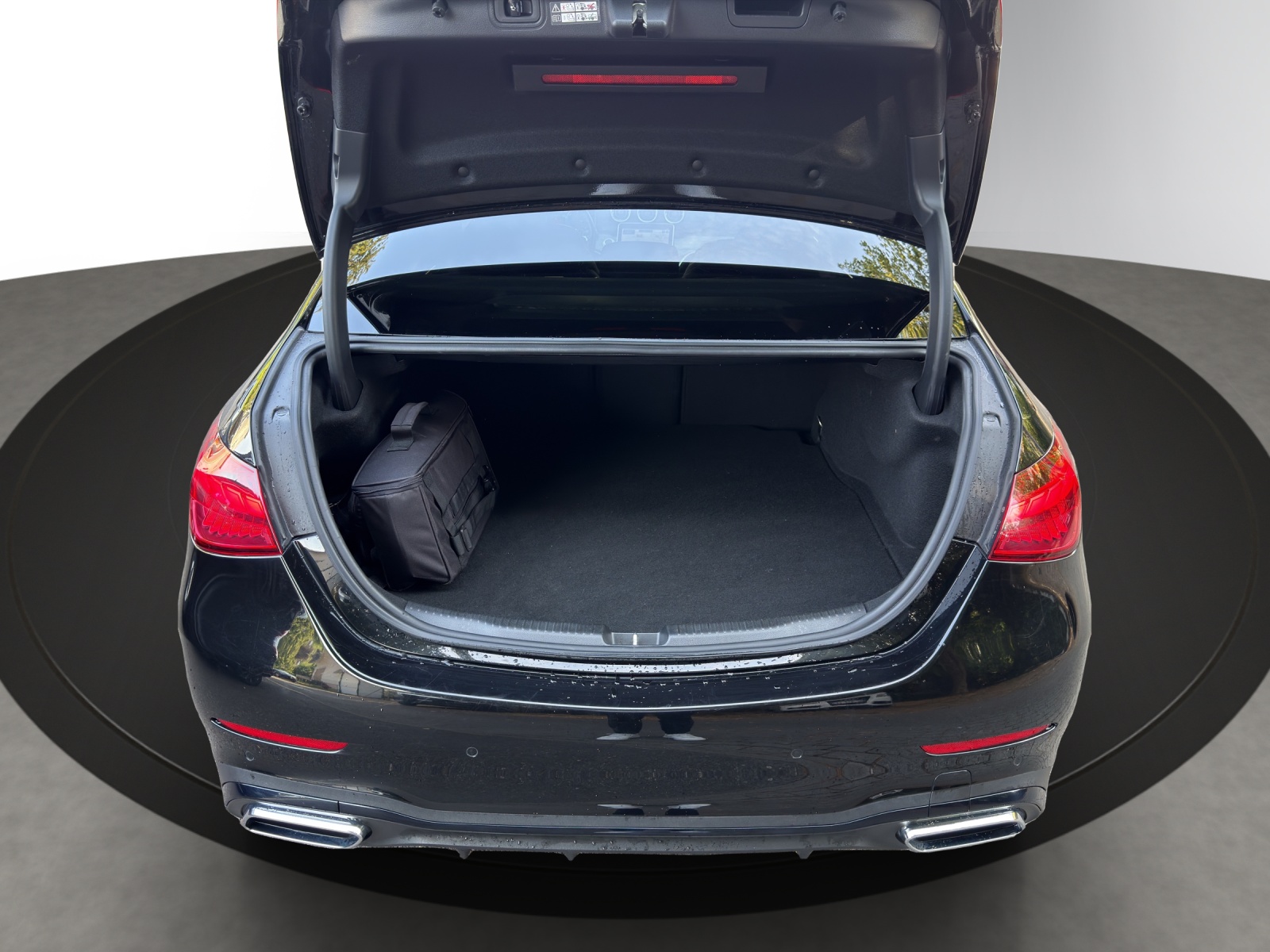 MERCEDES-BENZ C 300e 4 Matic-image-4
