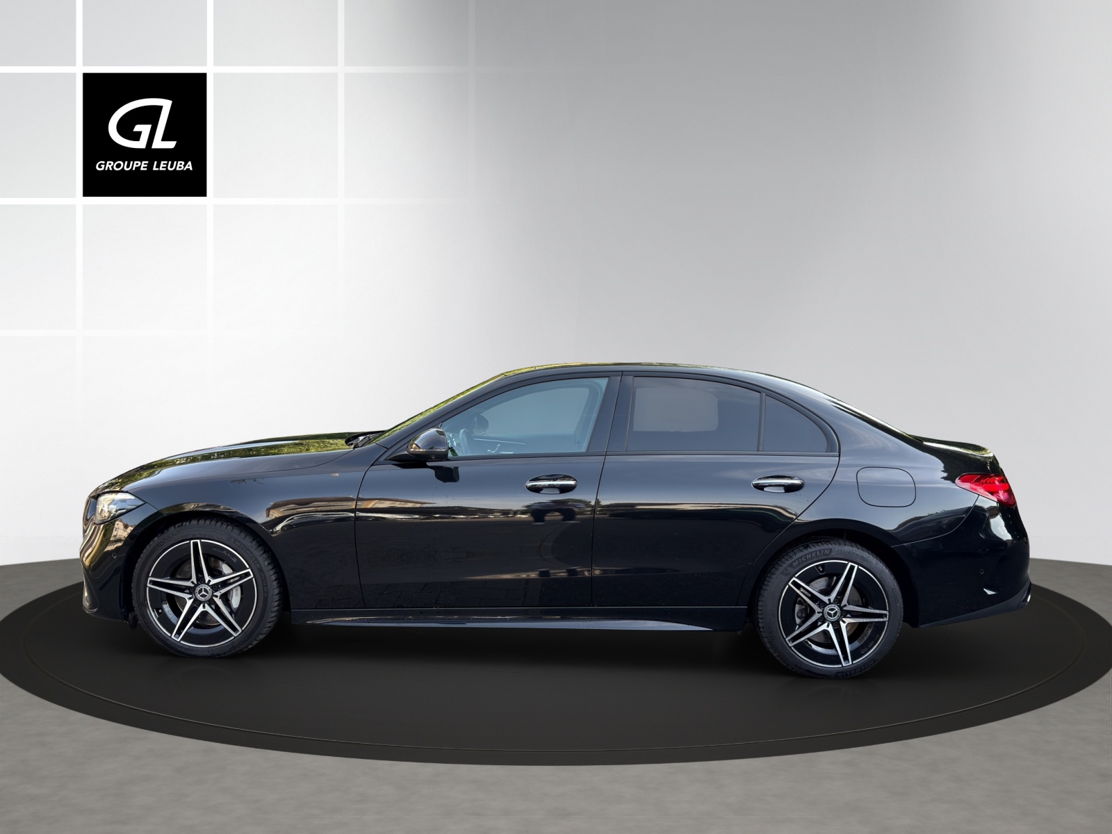 MERCEDES-BENZ C 300e 4 Matic-showroom-element-2