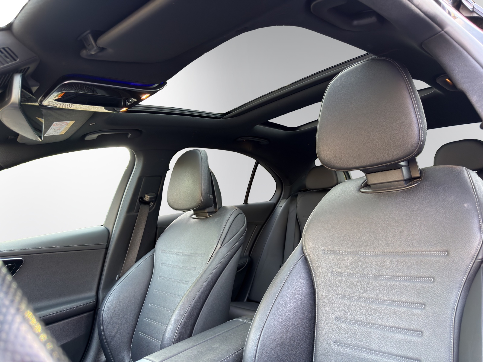 MERCEDES-BENZ C 300e 4 Matic-image-7