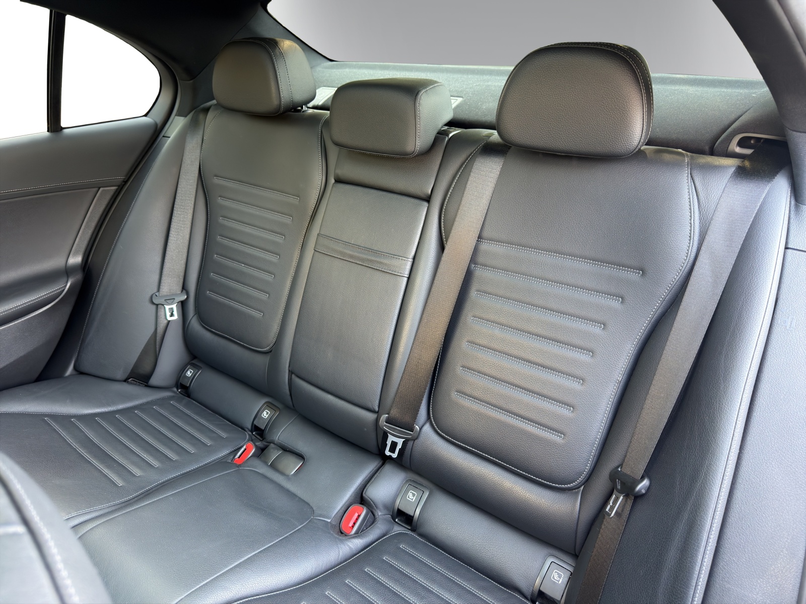 MERCEDES-BENZ C 300e 4 Matic-image-8
