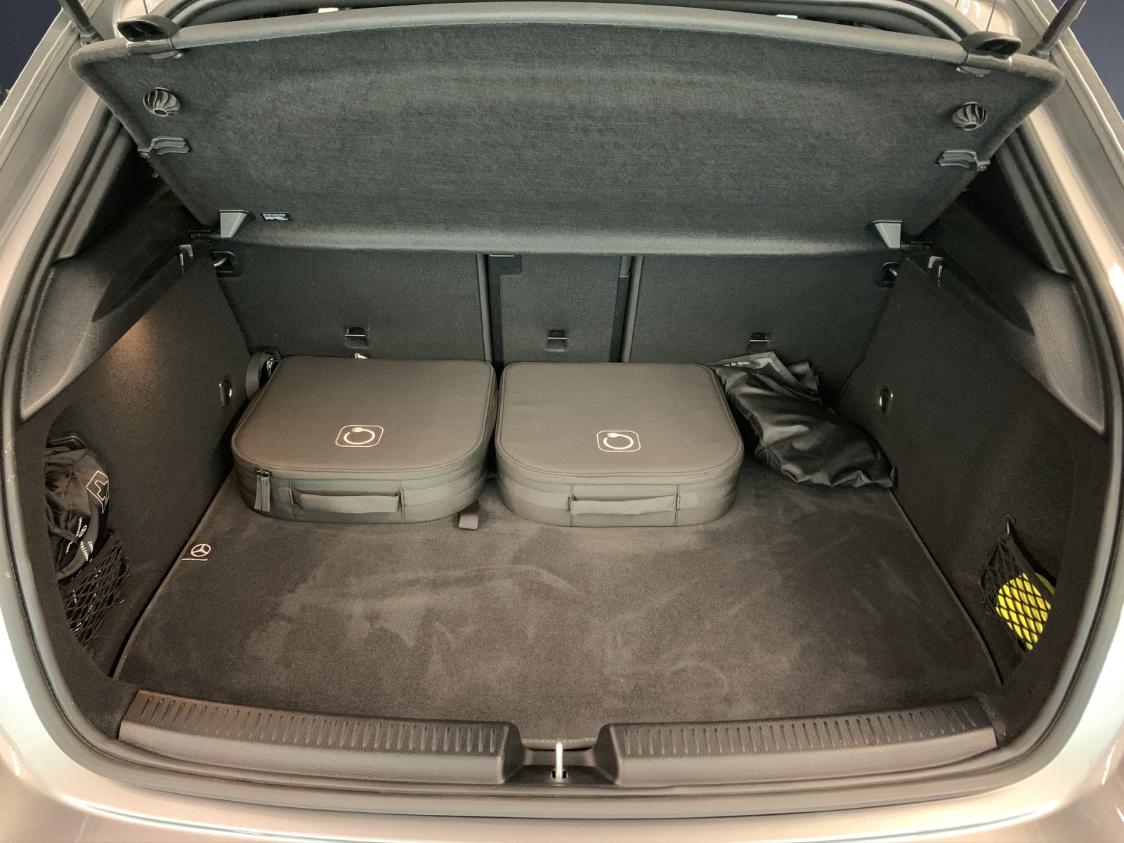 MERCEDES-BENZ A 250 e EQ Star 8G-DCT-image-12