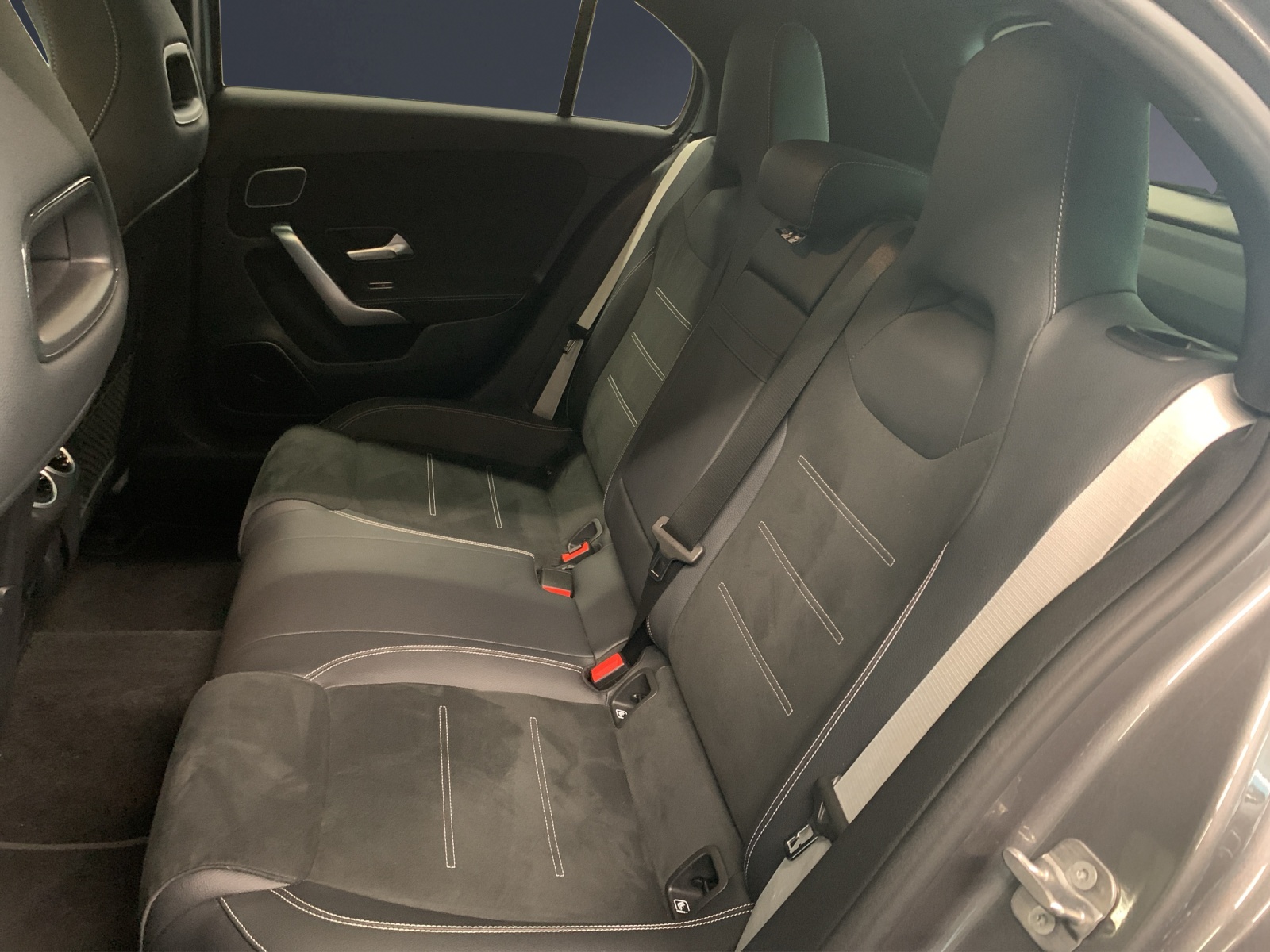 MERCEDES-BENZ A 250 e EQ Star 8G-DCT-image-10
