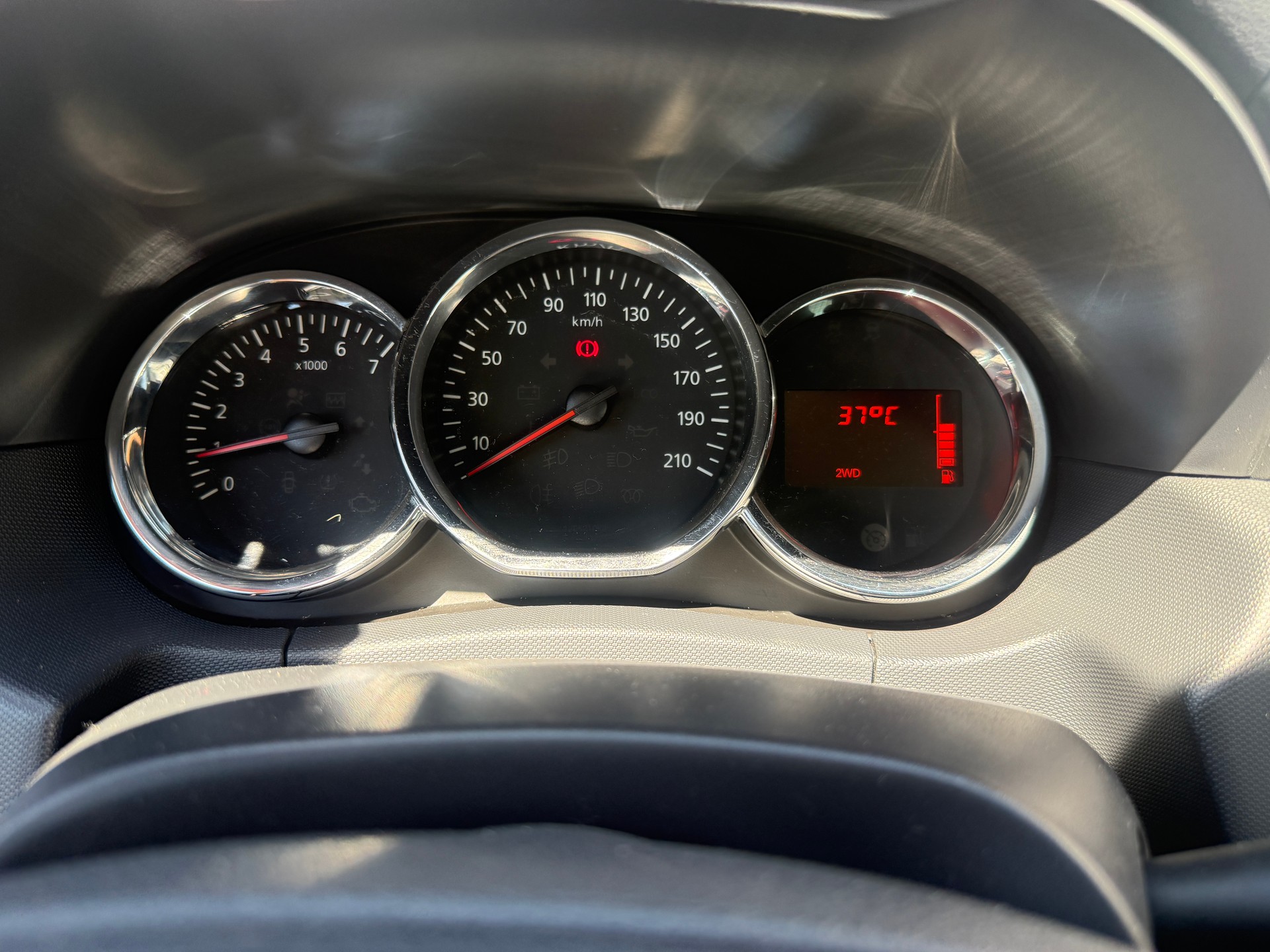 DACIA Duster 1.2 T Privilège 4x4 *ANHÄNGERKUPPLUNG*KLIMA*TEMPOMAT*MFK FRISCH-image-17