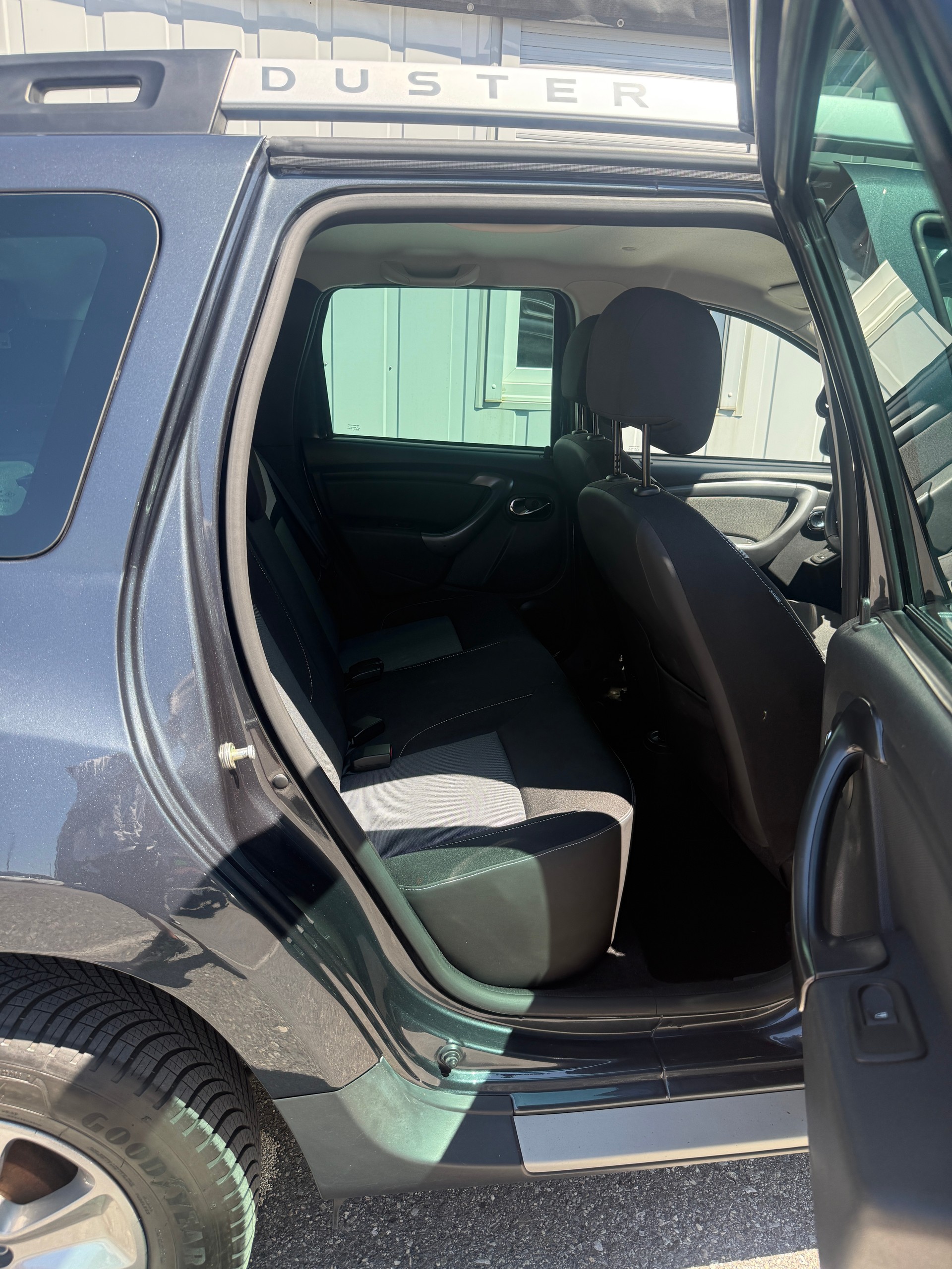 DACIA Duster 1.2 T Privilège 4x4 *ANHÄNGERKUPPLUNG*KLIMA*TEMPOMAT*MFK FRISCH-image-13
