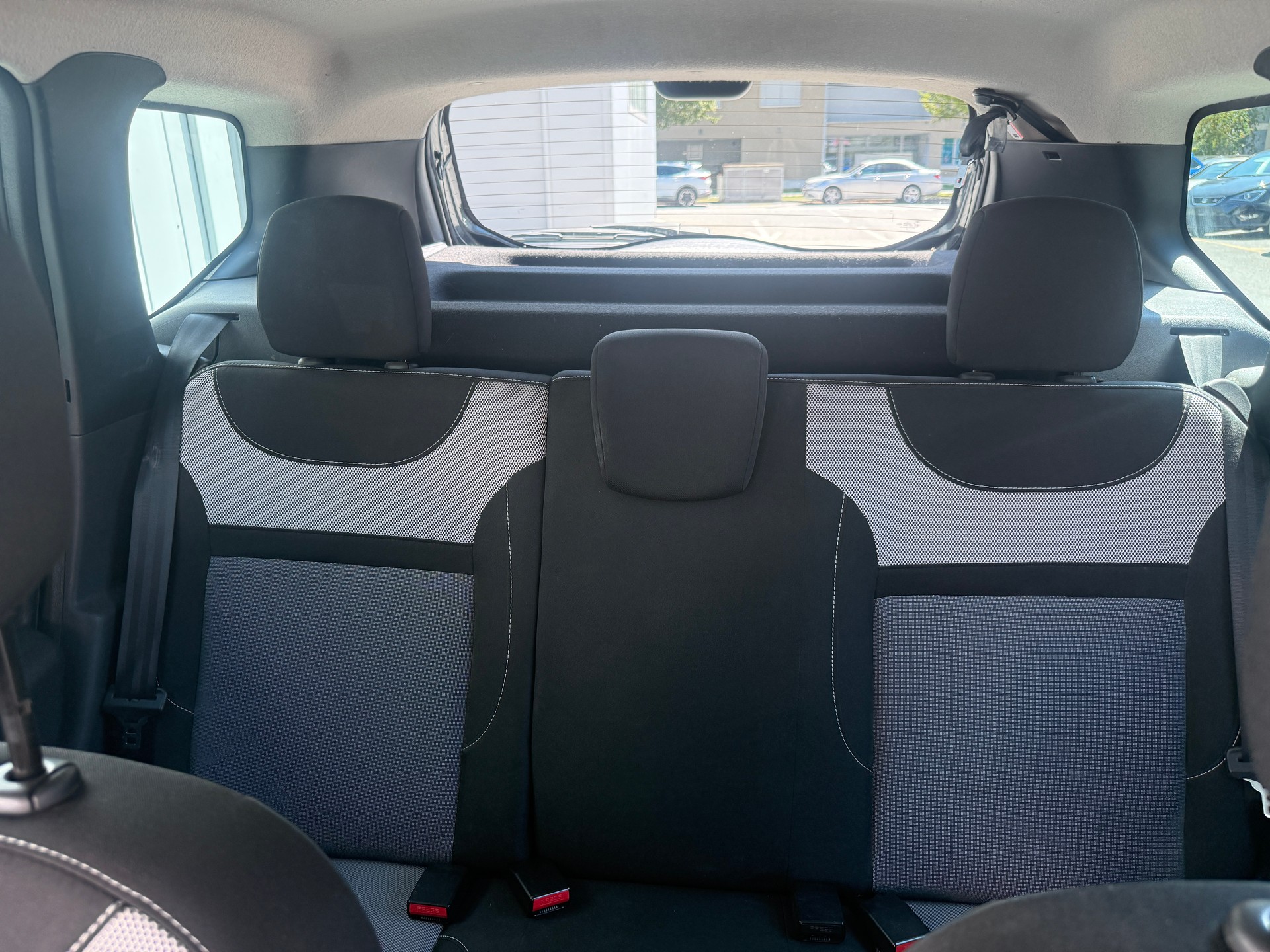 DACIA Duster 1.2 T Privilège 4x4 *ANHÄNGERKUPPLUNG*KLIMA*TEMPOMAT*MFK FRISCH-image-19