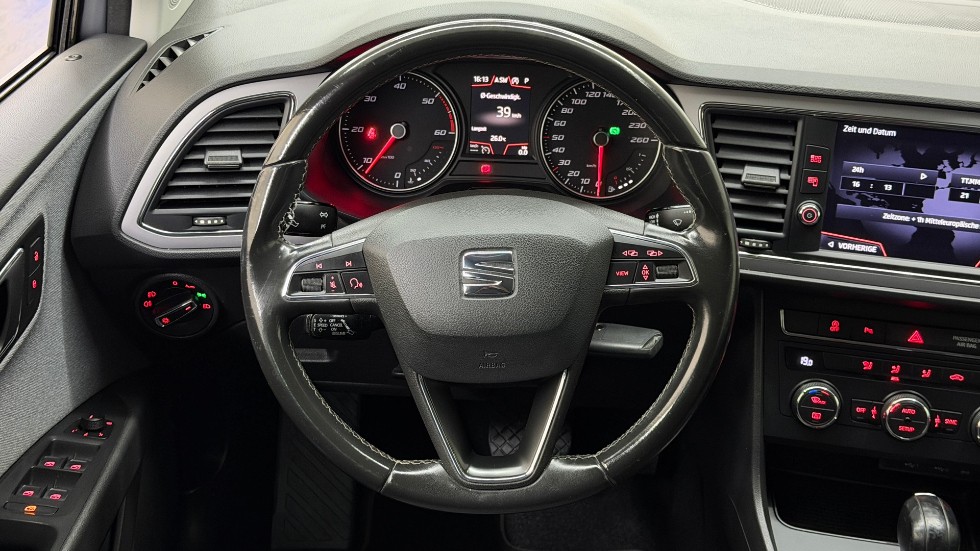 SEAT Leon ST 1.6 TDI CR Style DSG-image-8