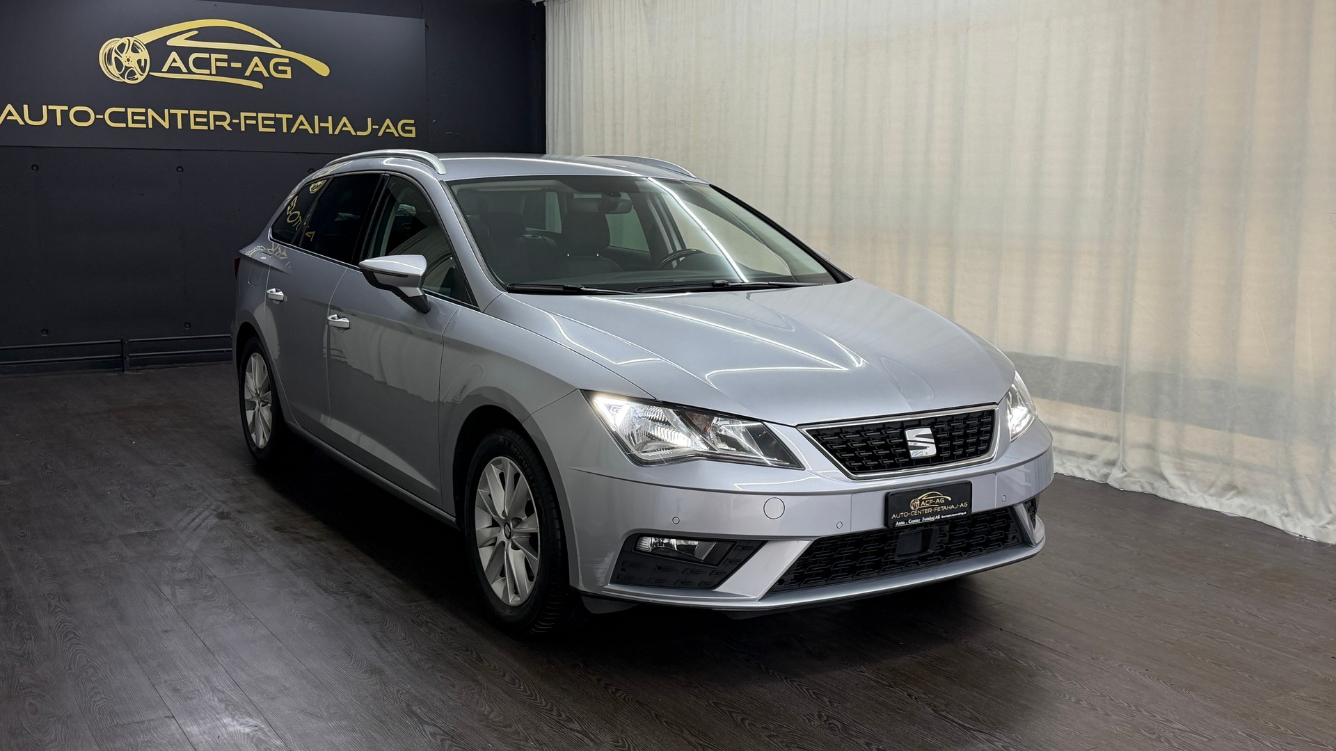 SEAT Leon ST 1.6 TDI CR Style DSG-showroom-element-2