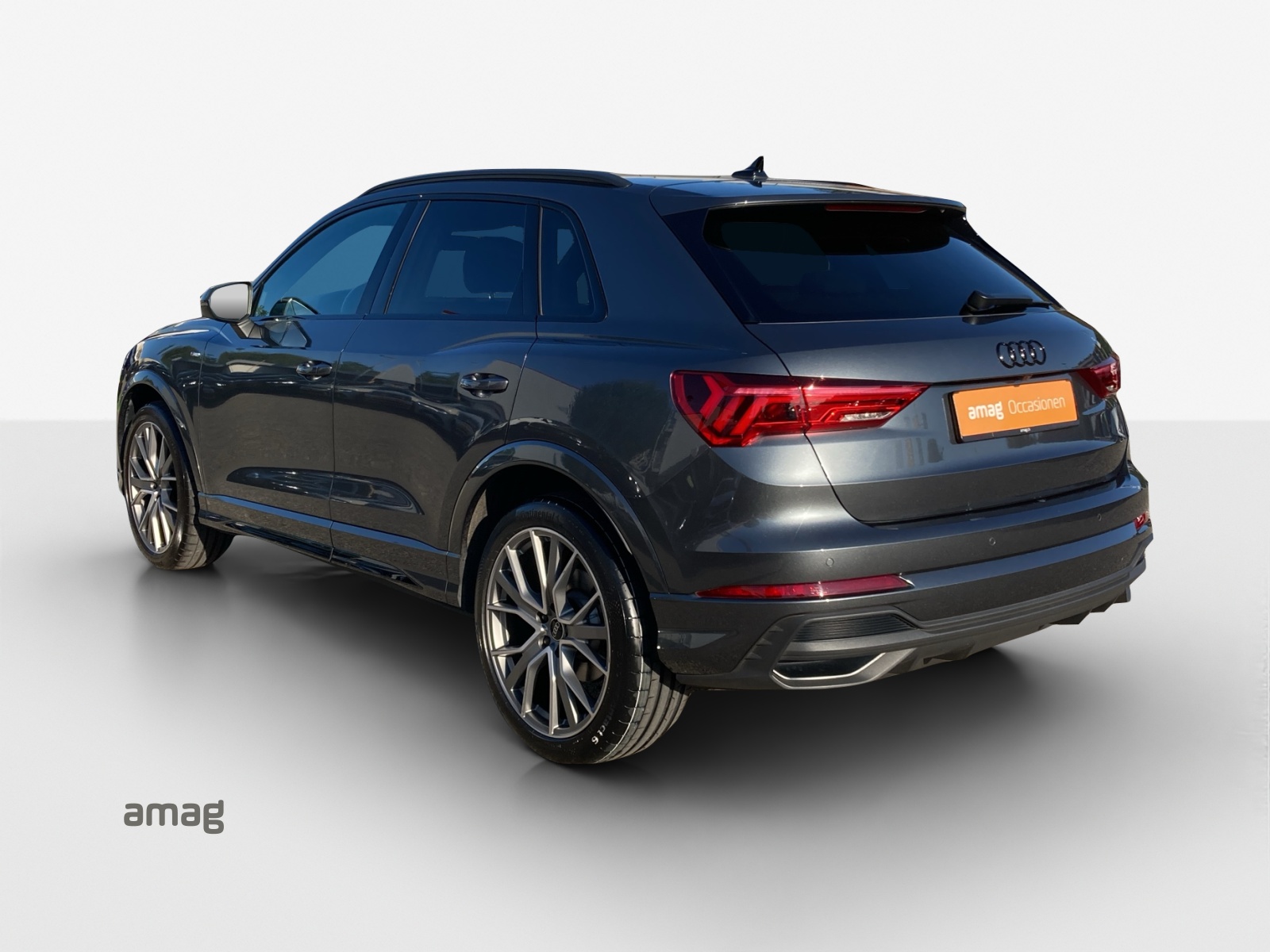 AUDI Q3 35 TFSI S line Attraction S-tronic-showroom-element-2