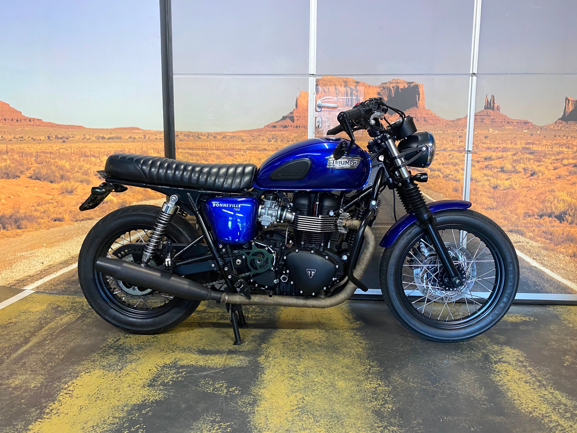 TRIUMPH Bonneville 900 i T 100-image-0