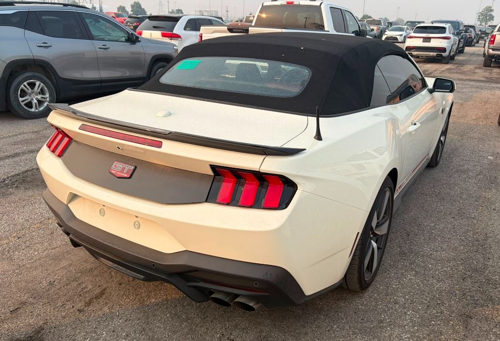 FORD Mustang GT 5.0 60th Anniversary-showroom-element-1
