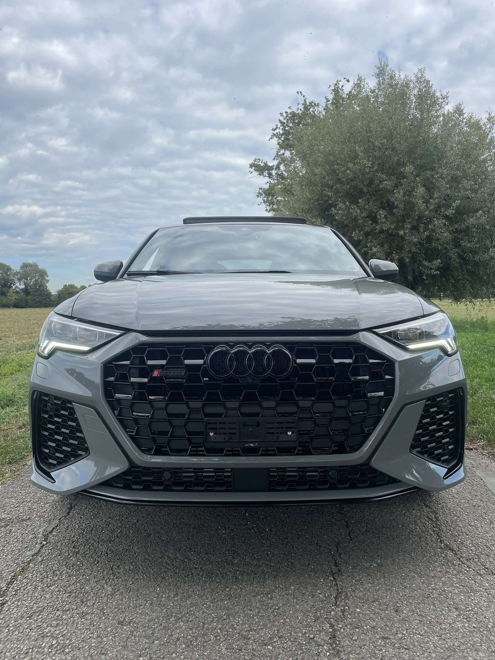 AUDI RS Q3 Sportback quattro S tronic-image-1