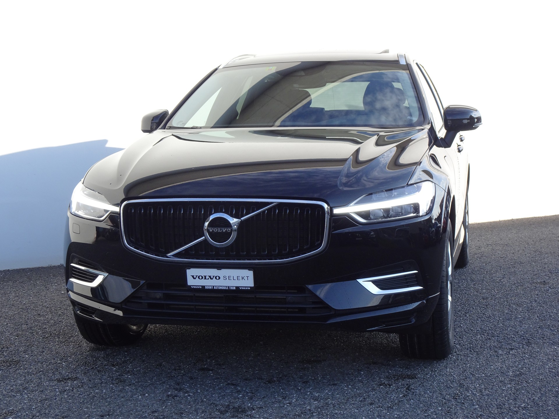 VOLVO XC60 2.0 T8 TE Momentum eAWD-showroom-element-1