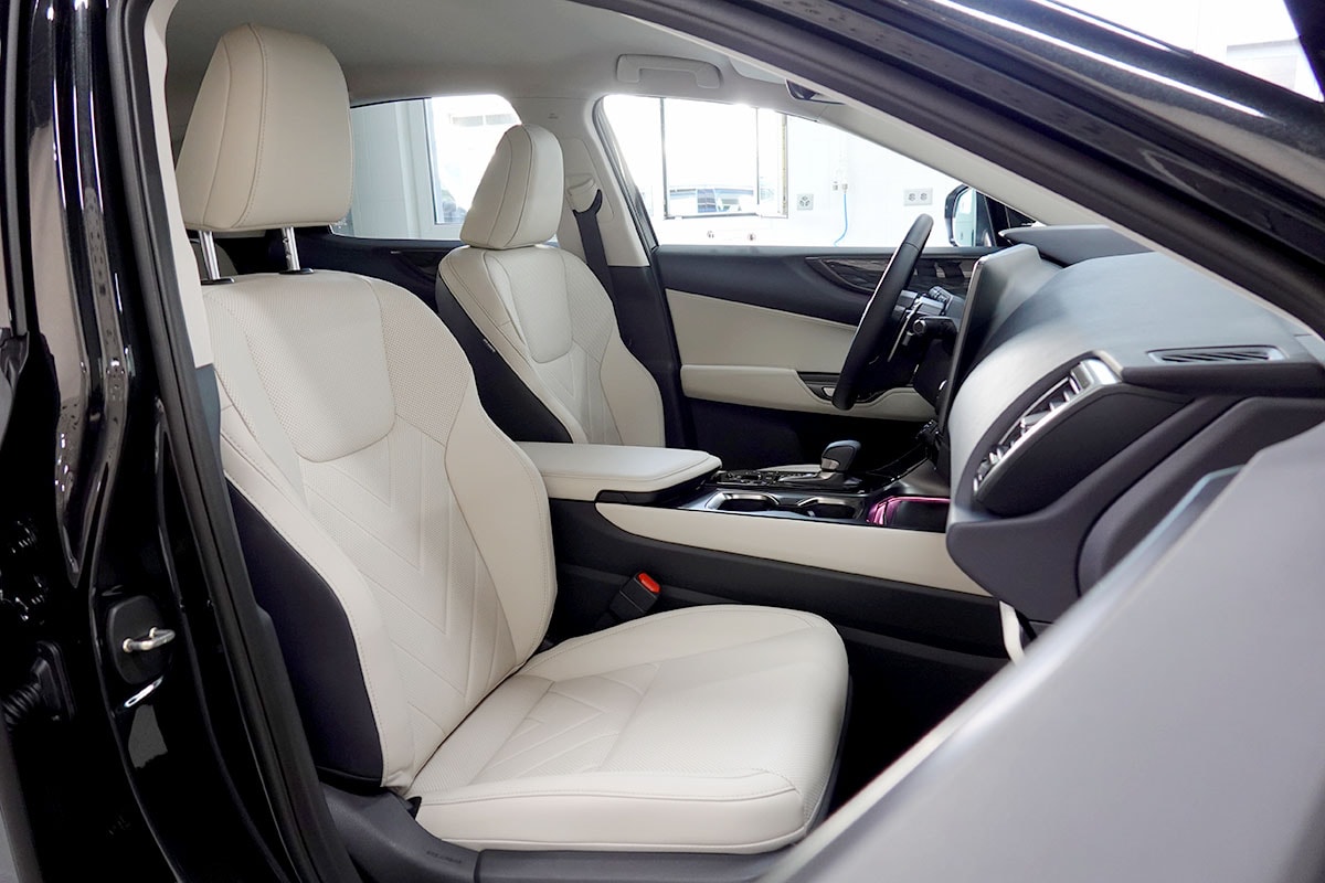 LEXUS NX 450h+ E-FOUR Comfort-showroom-element-3