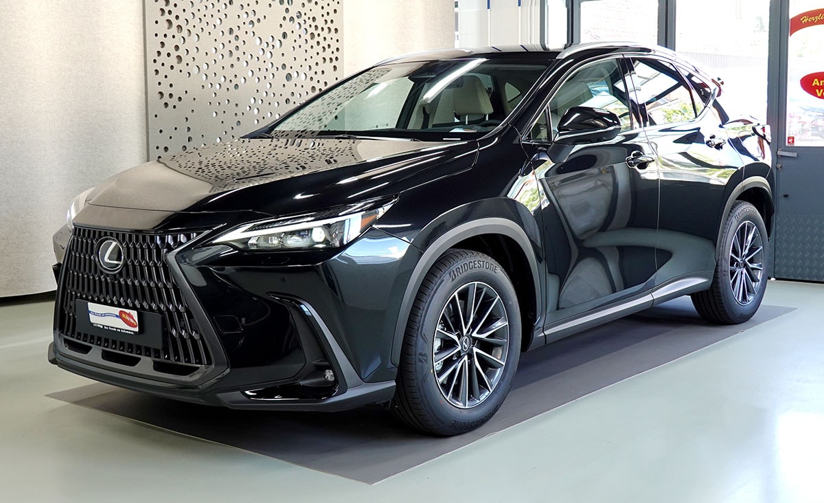 LEXUS NX 450h+ E-FOUR Comfort
