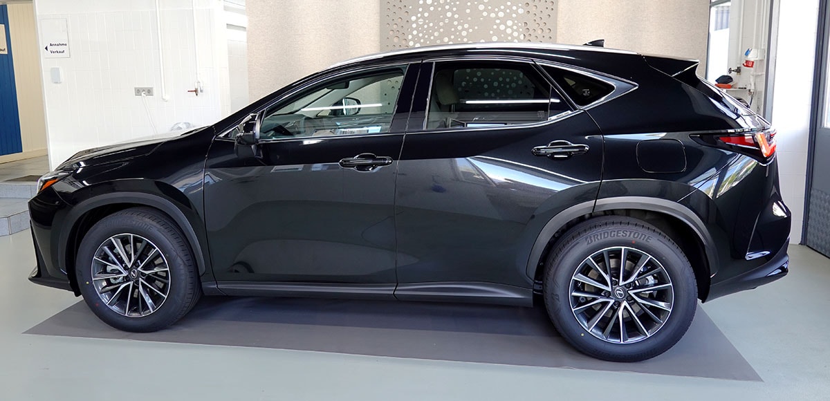 LEXUS NX 450h+ E-FOUR Comfort-showroom-element-1