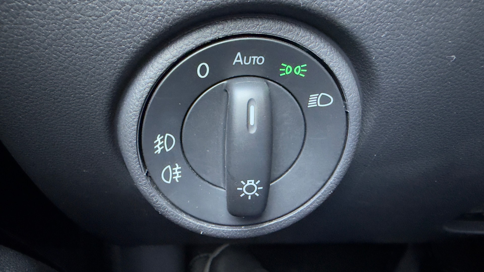 SKODA Citigo-e iV Ambition-image-7