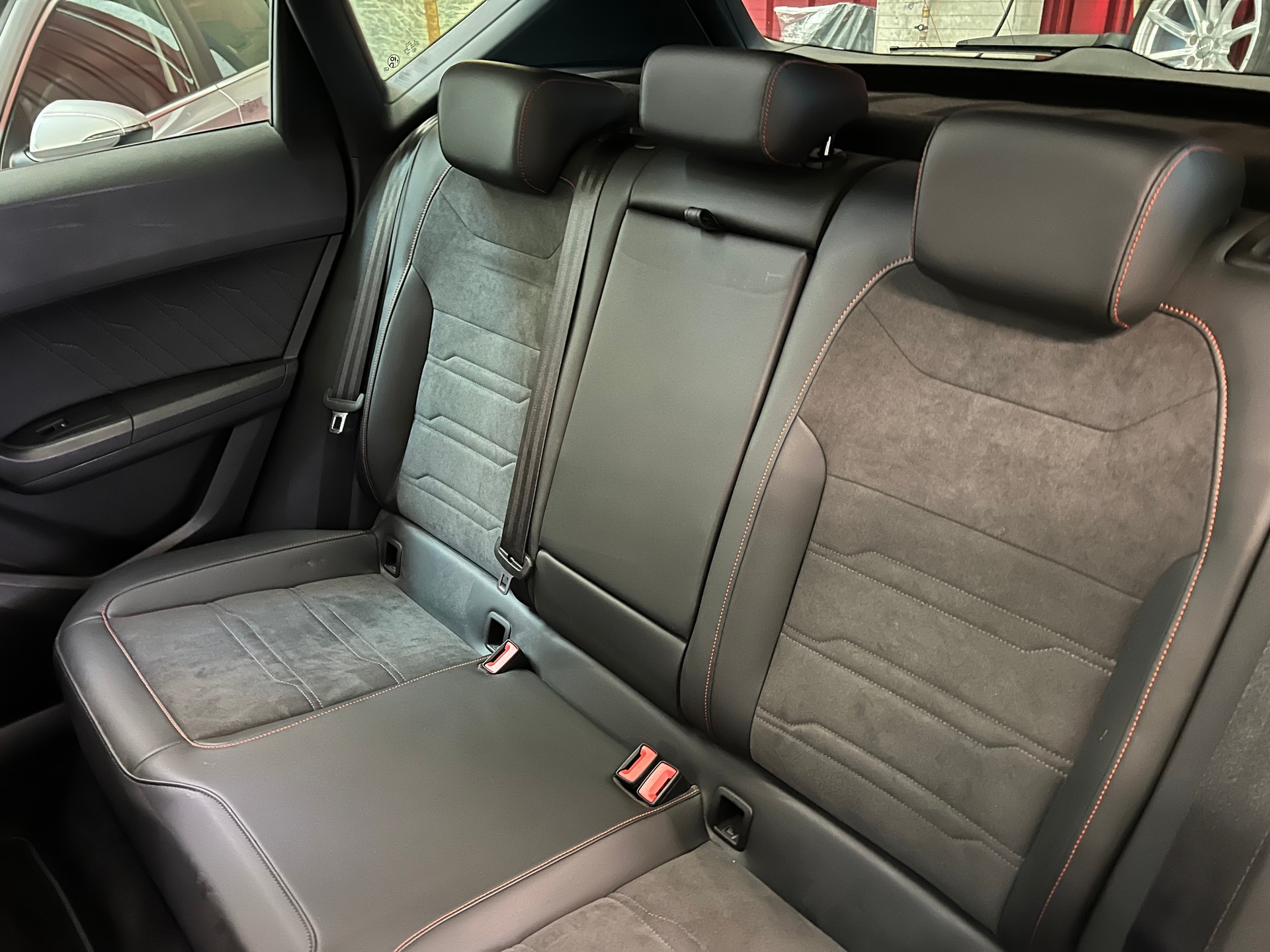 SEAT Ateca 2.0 TSI Hola FR 4Drive DSG-image-8