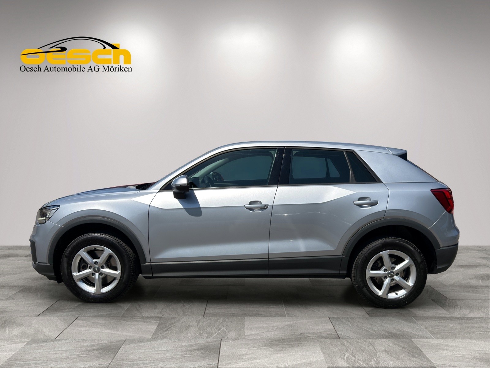 AUDI Q2 2.0 TFSI quattro S-Tronic-showroom-element-1