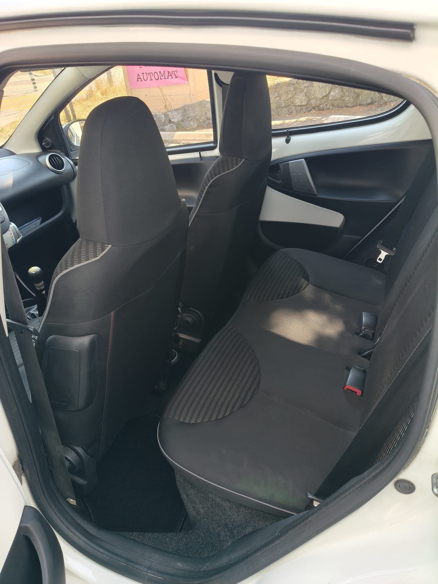 PEUGEOT 107 1.0 Active-image-9
