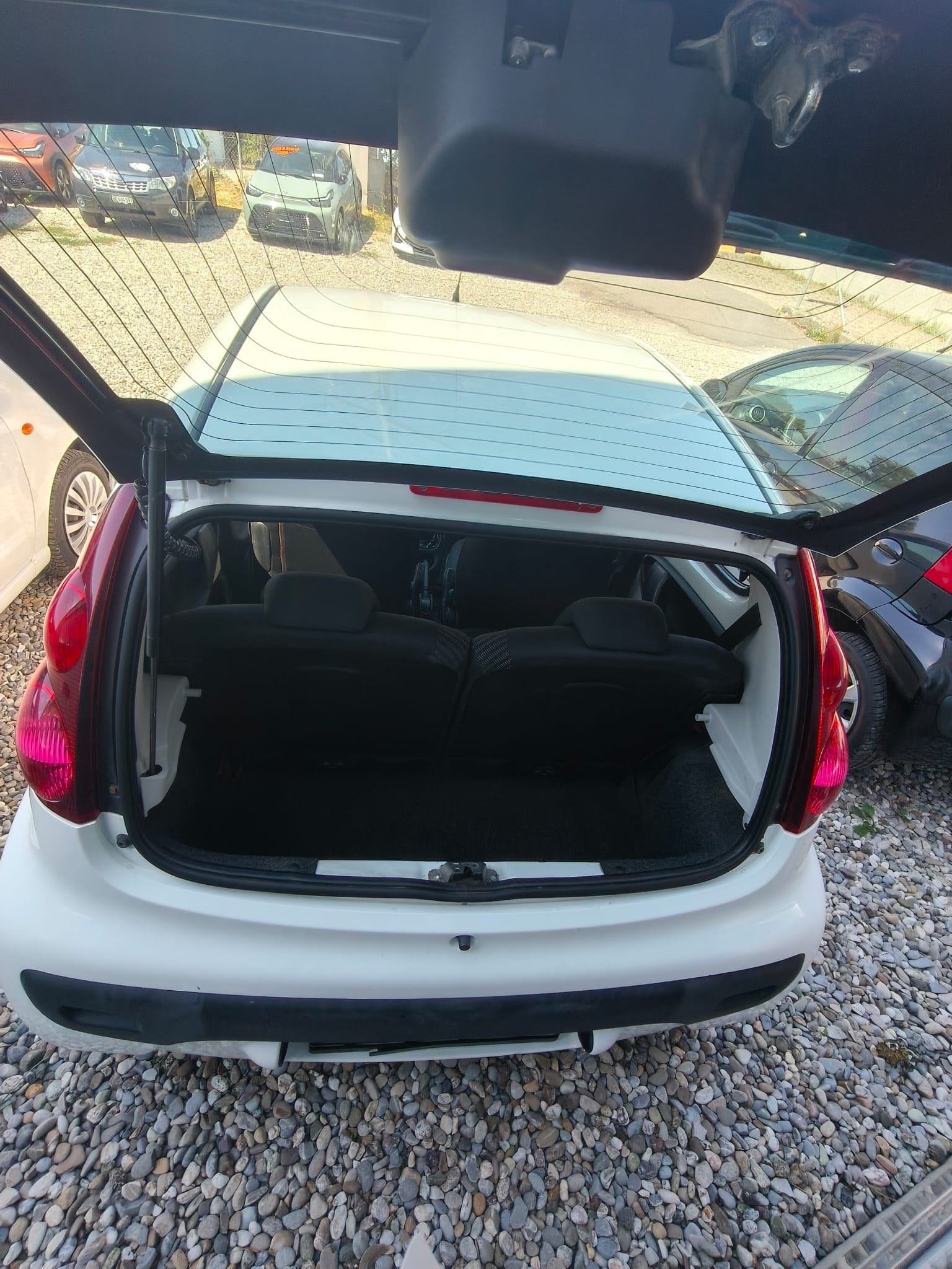 PEUGEOT 107 1.0 Active-image-11