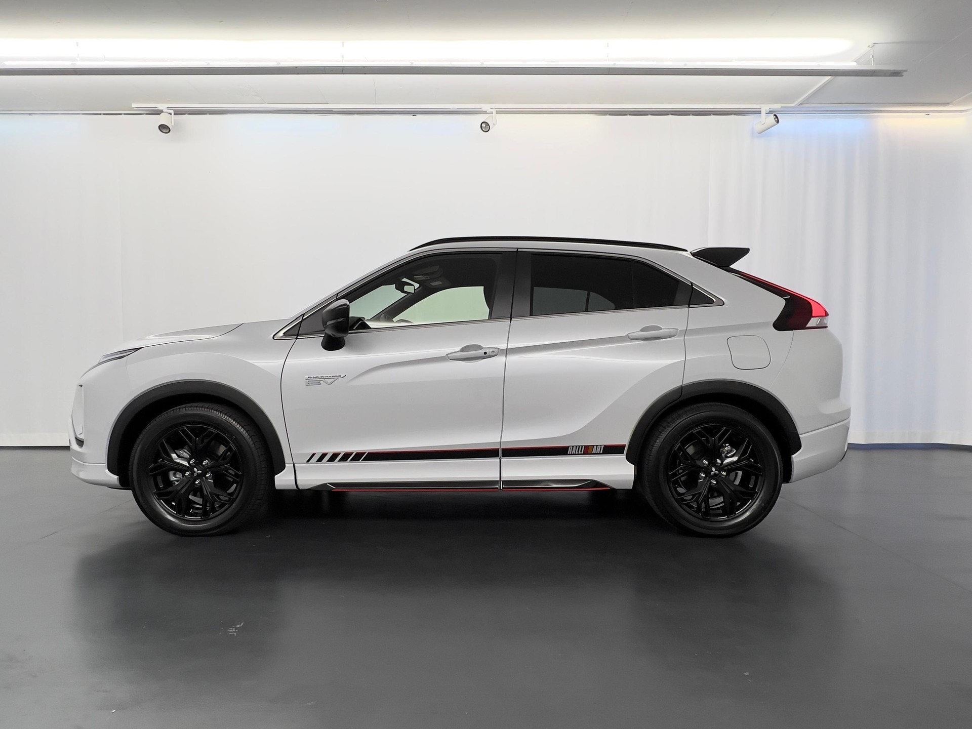 MITSUBISHI Eclipse Cross 2.4 PHEV Ralliart 4x4-showroom-element-1
