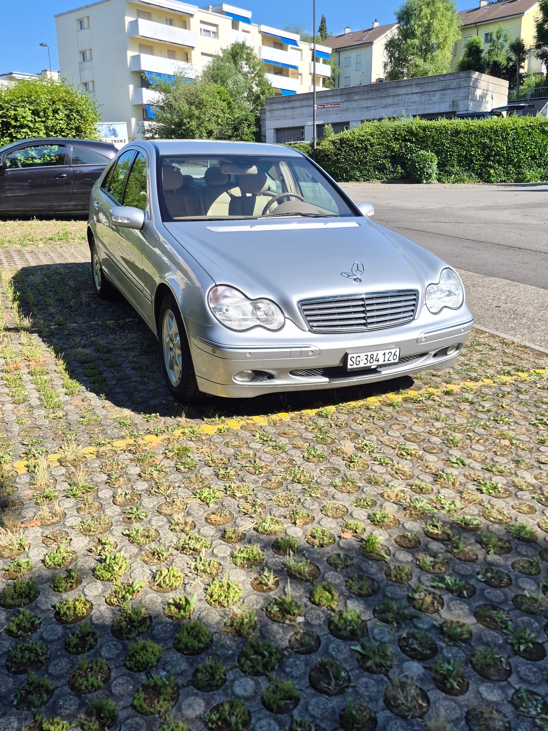 MERCEDES-BENZ C 320
