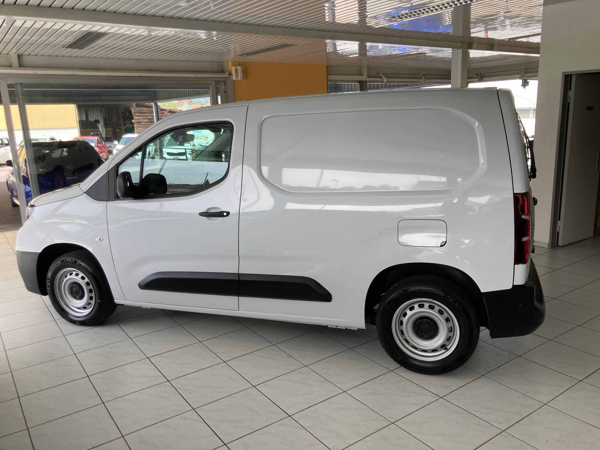 TOYOTA Proace City Van 1.5D Advanced Medium-image-7