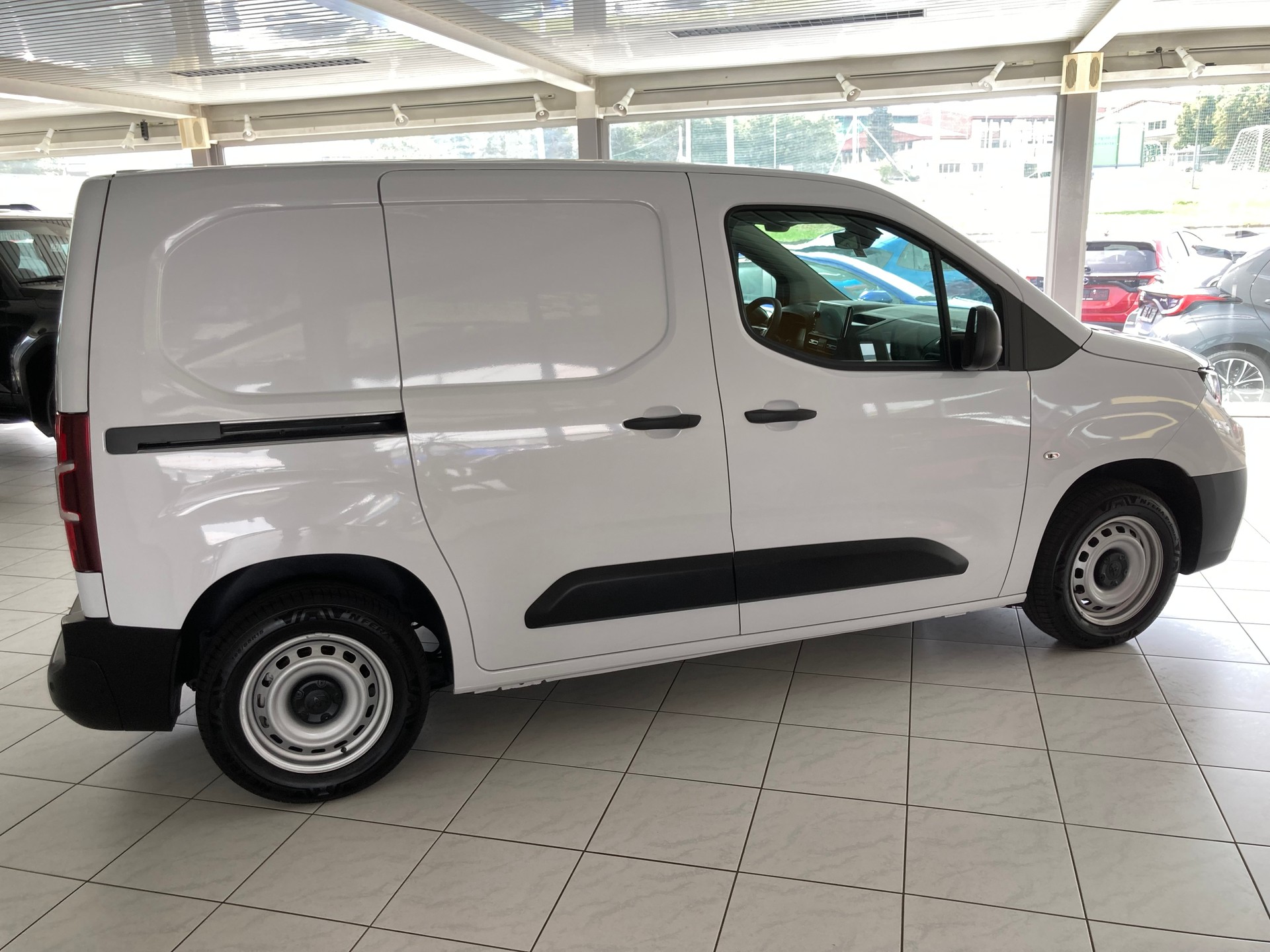 TOYOTA Proace City Van 1.5D Advanced Medium-image-3
