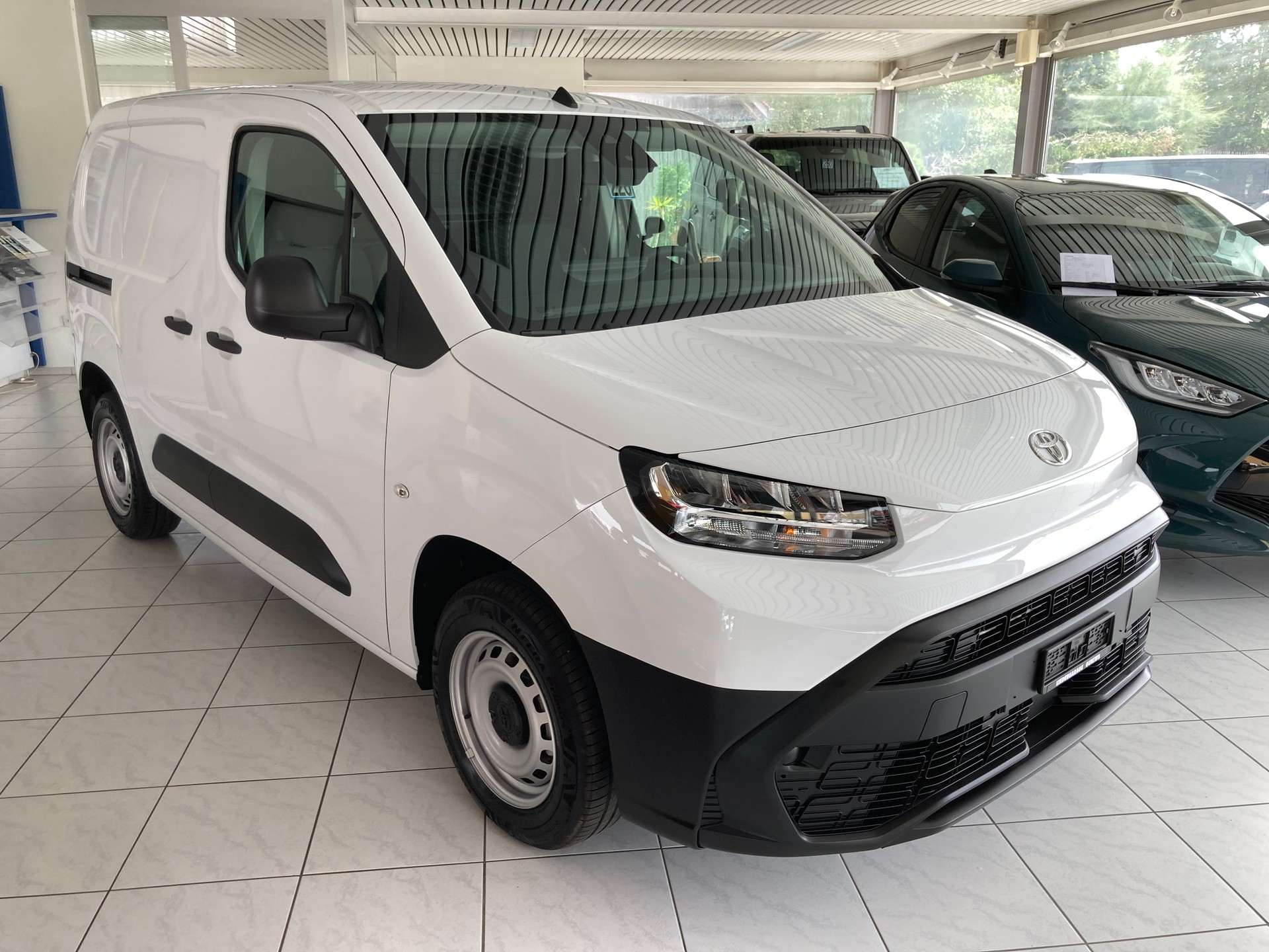 TOYOTA Proace City Van 1.5D Advanced Medium-image-2