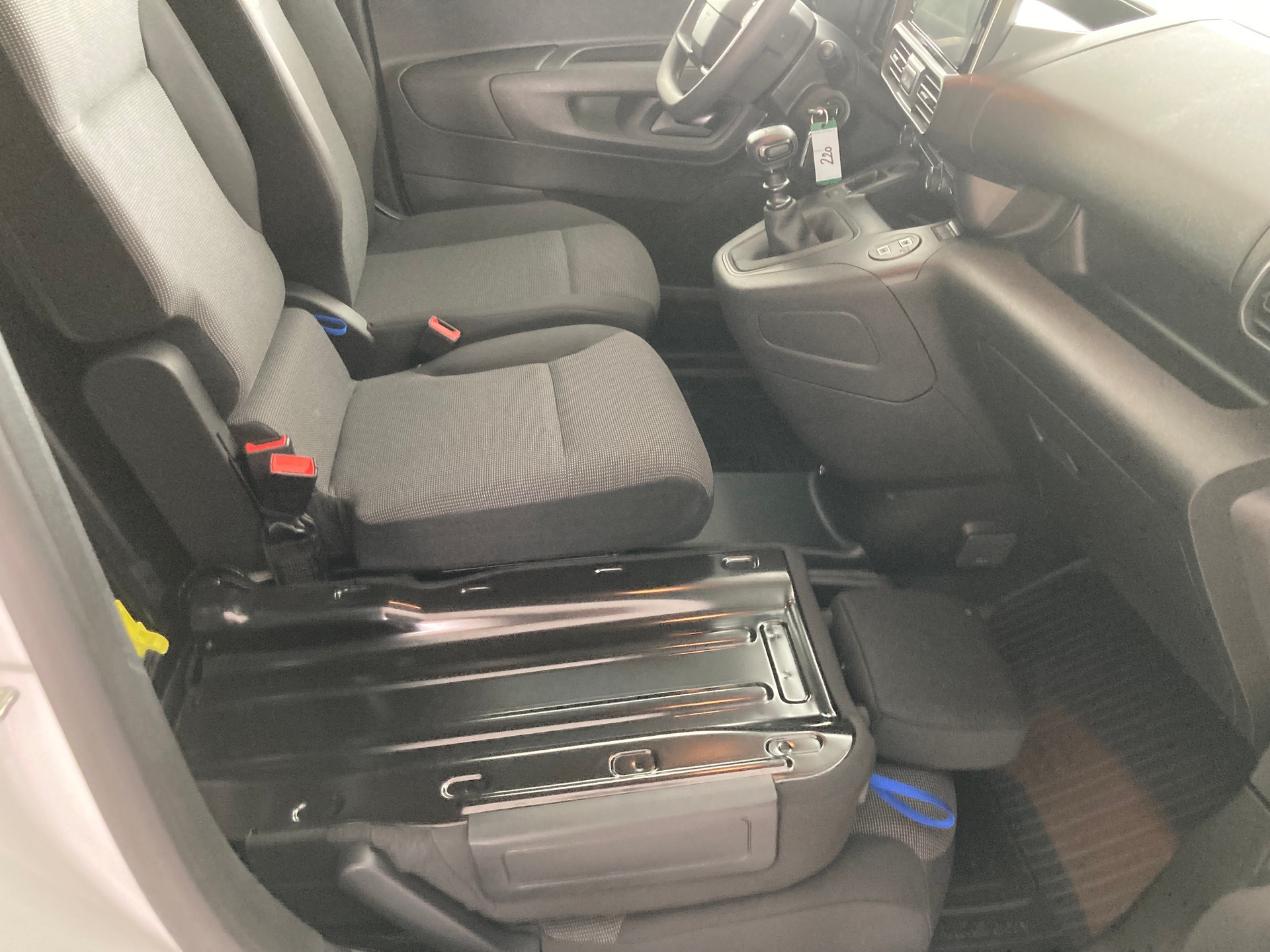 TOYOTA Proace City Van 1.5D Advanced Medium-image-14