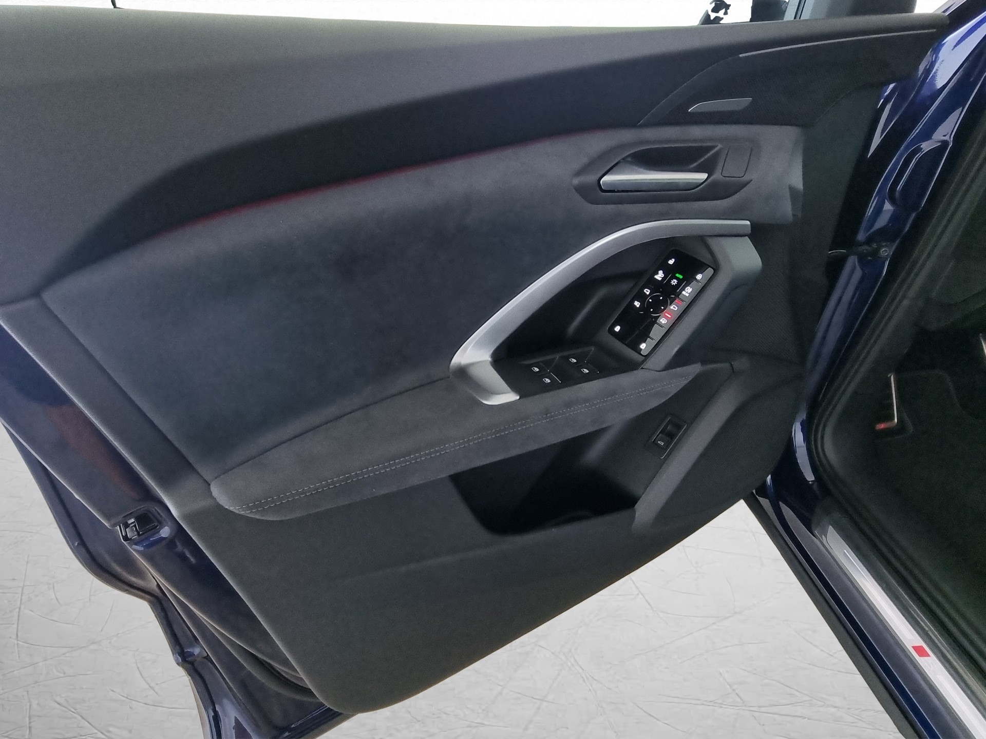 AUDI SQ5 TFSI quattro S-tronic-image-11