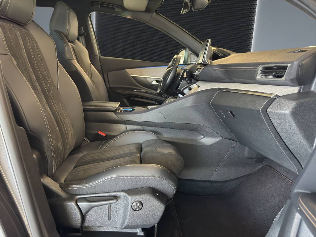 PEUGEOT 3008 300e Hybrid4 GT Pack EAT8-image-10
