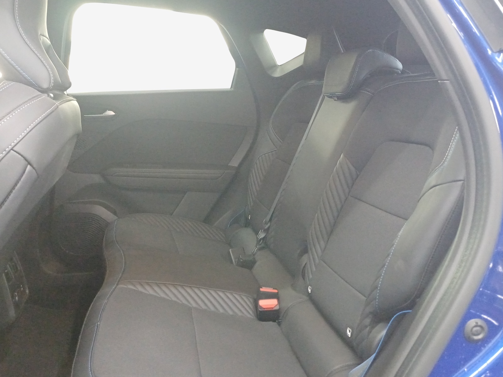 RENAULT Captur 1.6 E-Tech 145 Esprit Alpine DHT-image-11
