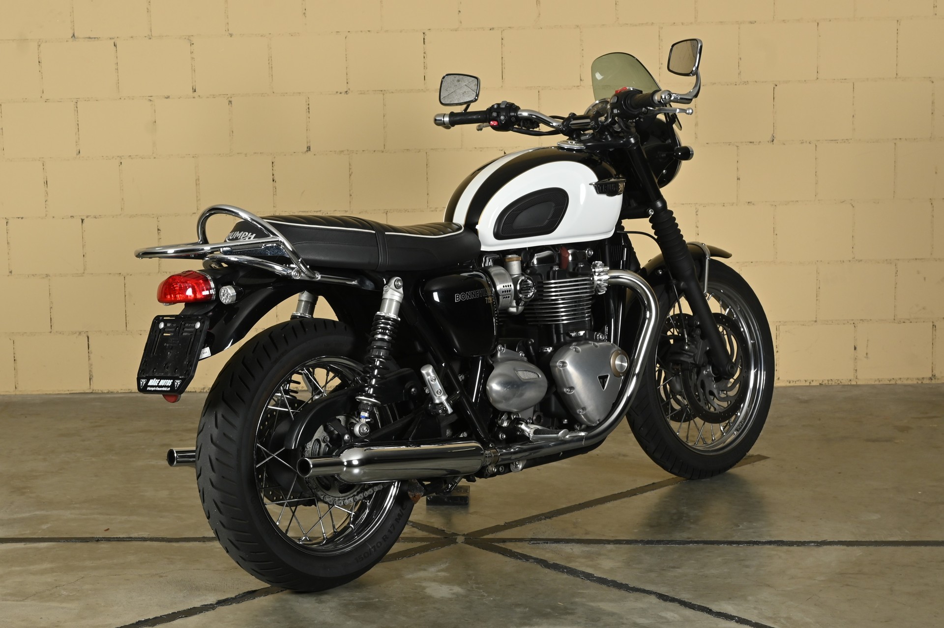 TRIUMPH Bonneville T120 ABS-image-12