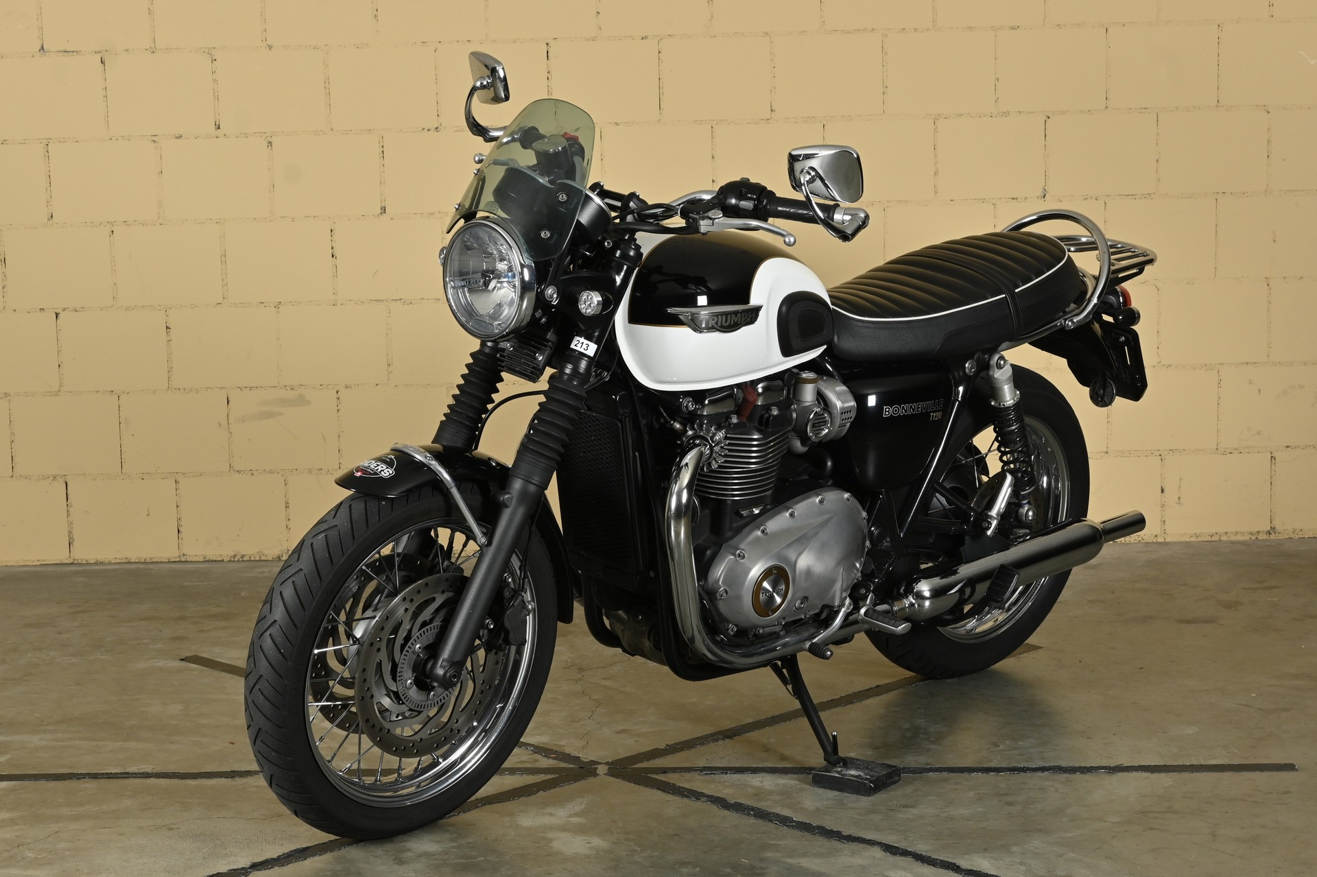 TRIUMPH Bonneville T120 ABS-image-4