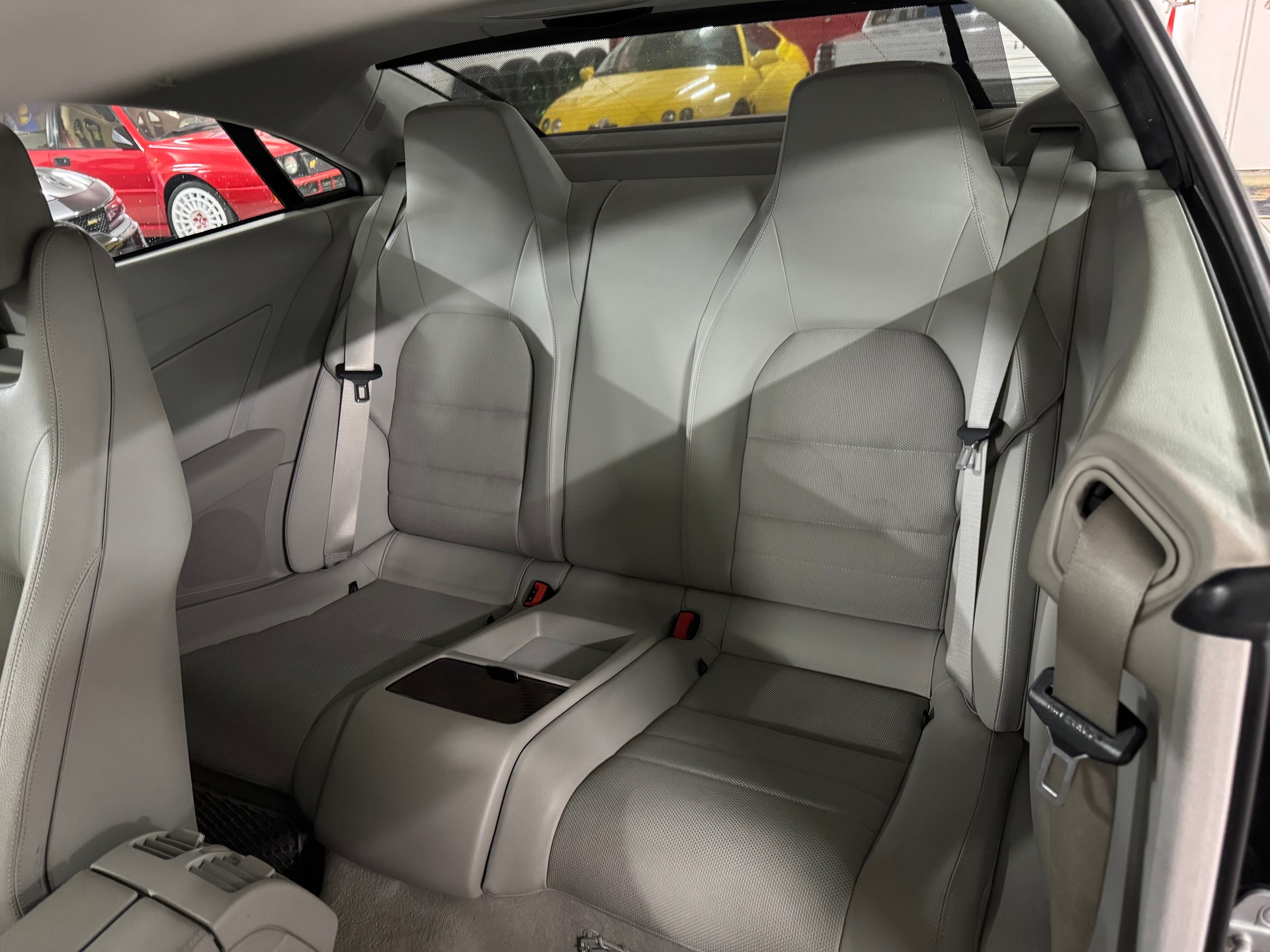 MERCEDES-BENZ E 350 CGI BlueEfficiency 7G-Tronic-image-13