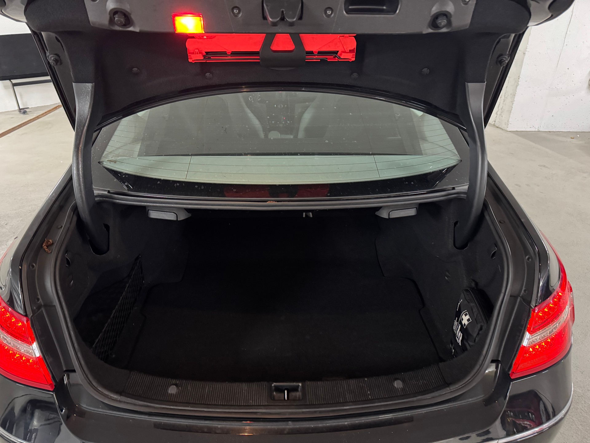 MERCEDES-BENZ E 350 CGI BlueEfficiency 7G-Tronic-image-14