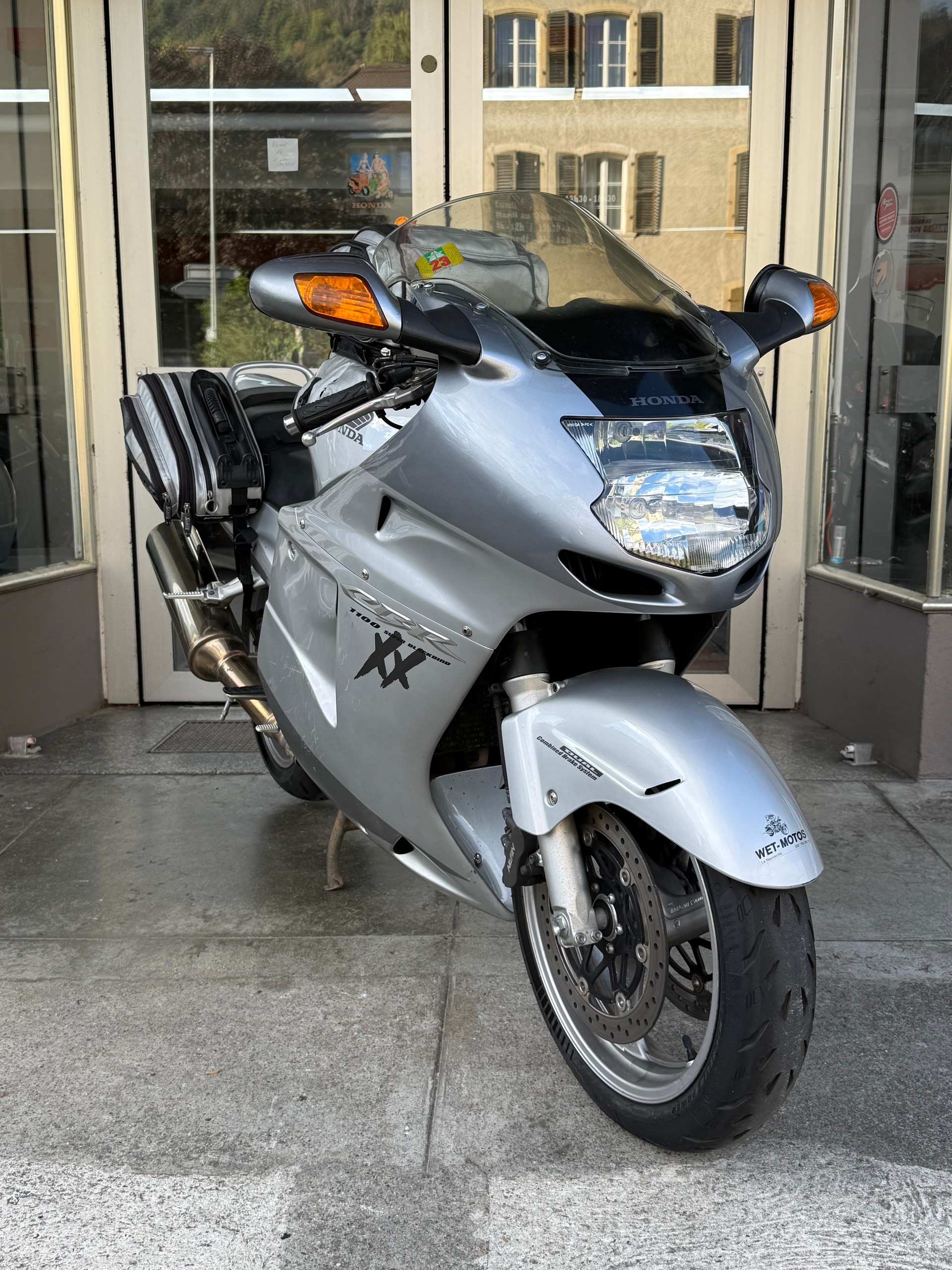 HONDA CBR 1100 X X FI-image-3