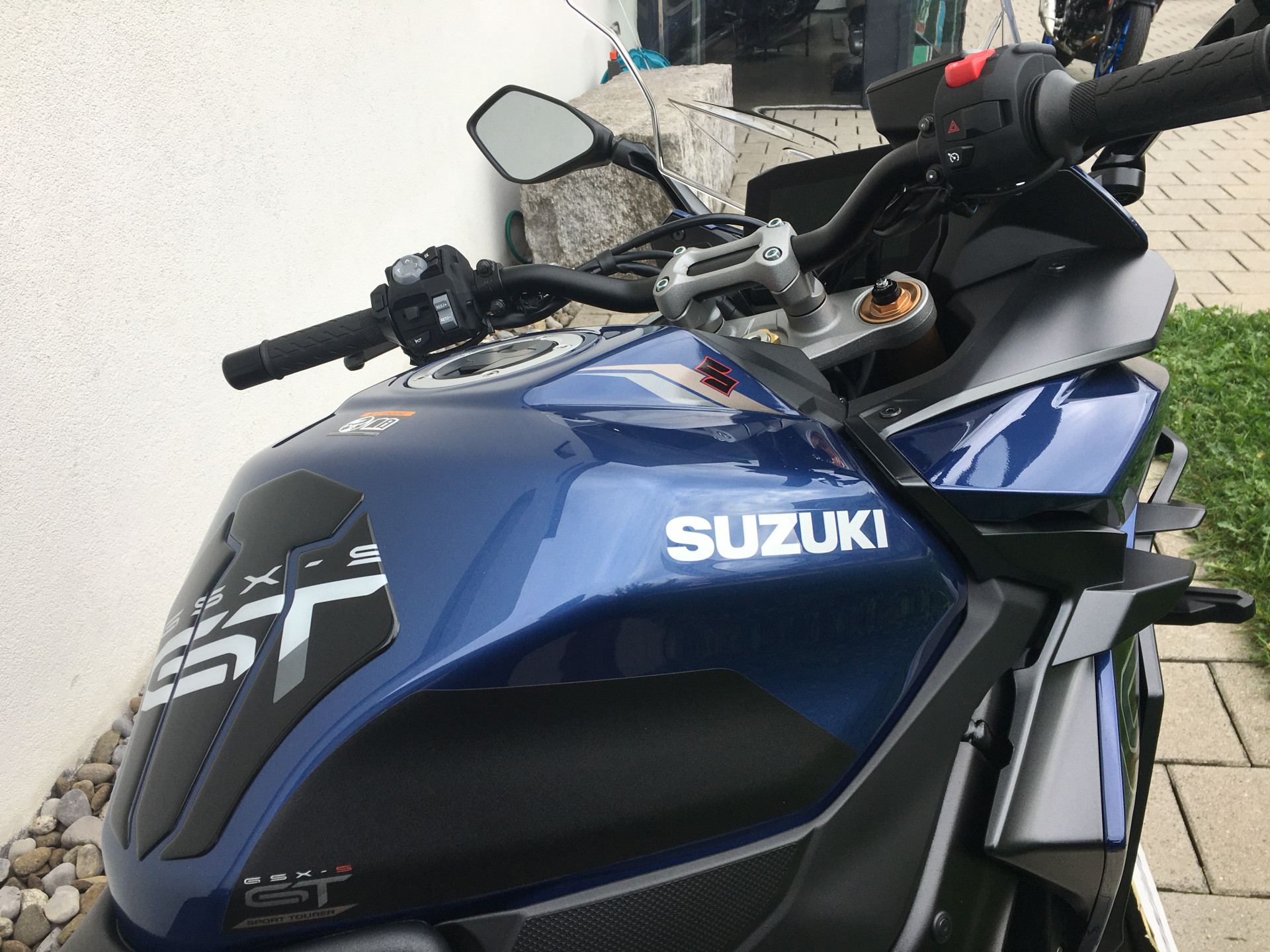 SUZUKI GSX-S 1000 GT Travel-image-2
