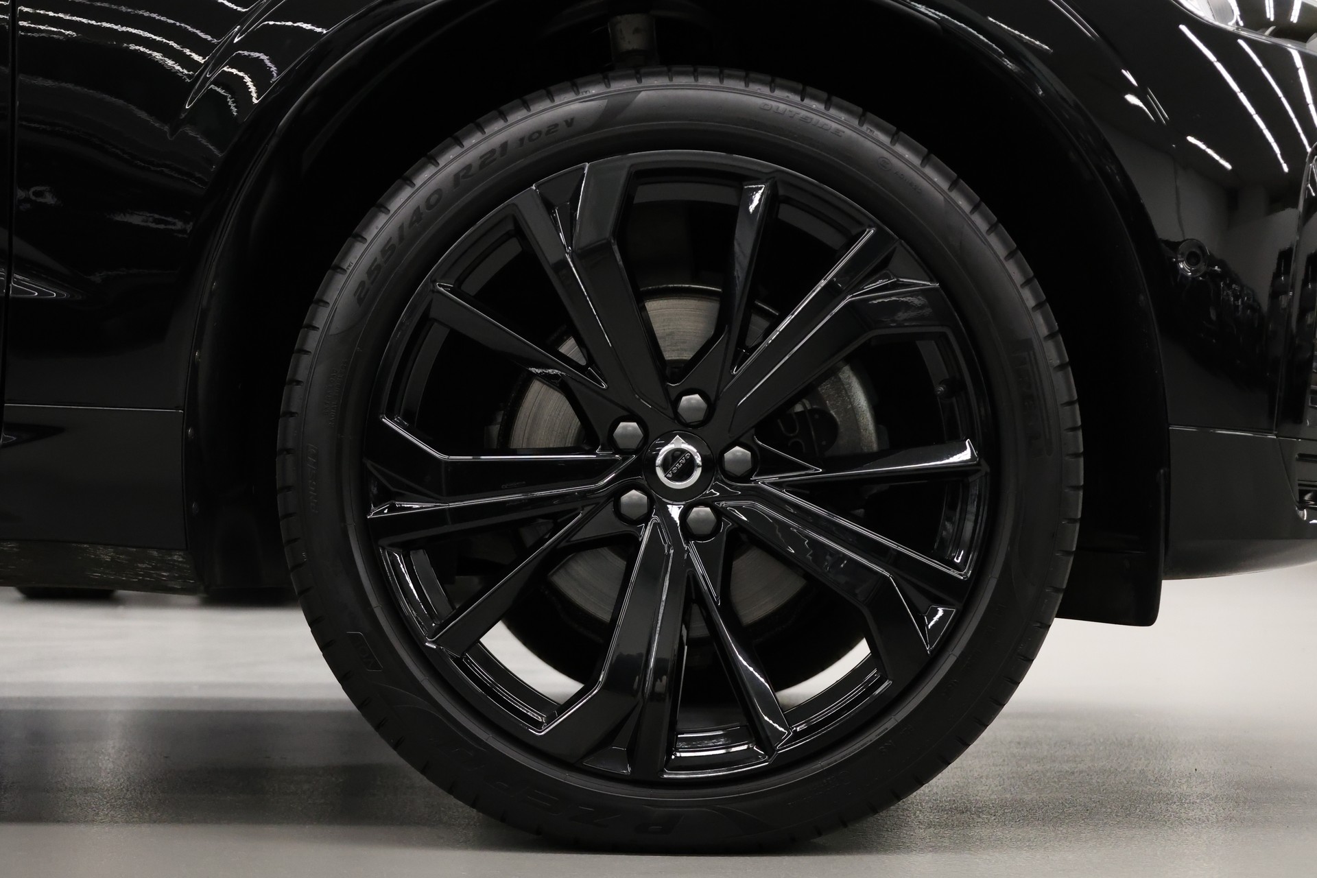 VOLVO XC60 2.0 B5 MH Black Edition AWD-image-12