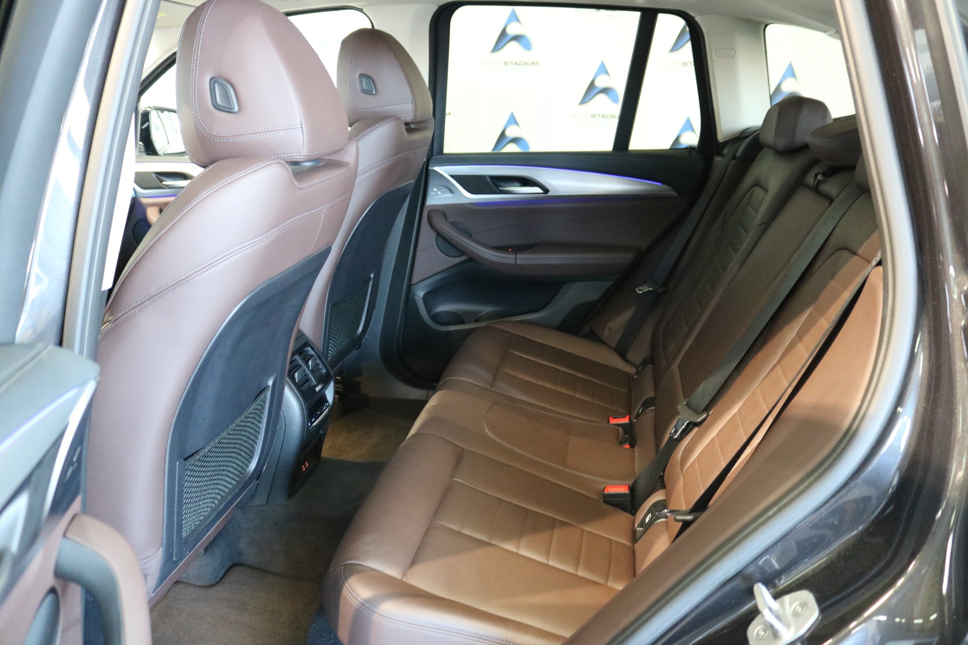 BMW X3 xDrive 30i Luxury Line Steptronic-showroom-element-3