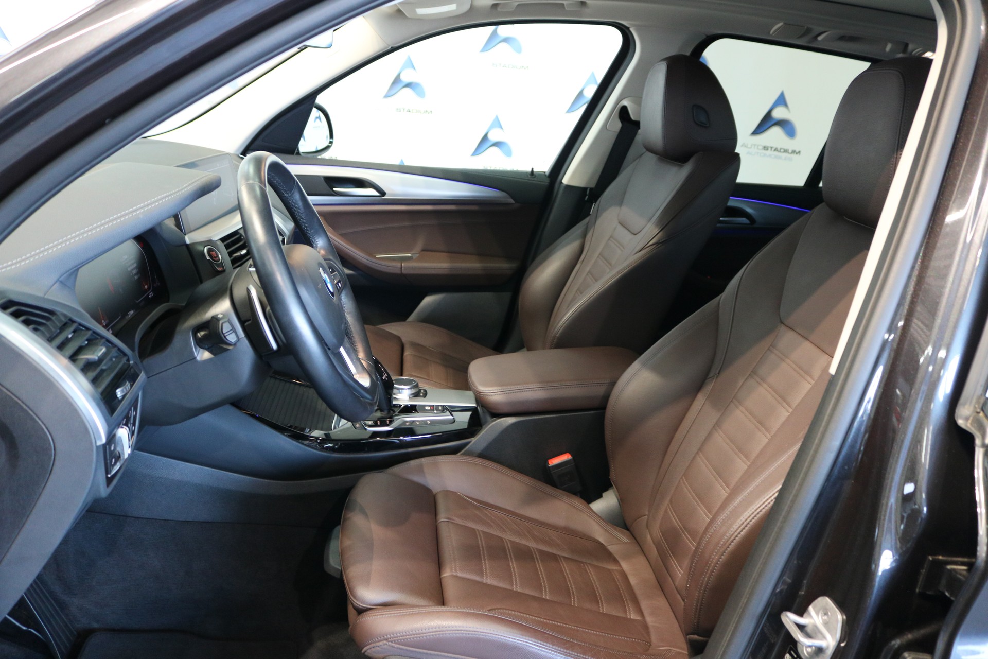 BMW X3 xDrive 30i Luxury Line Steptronic-showroom-element-2