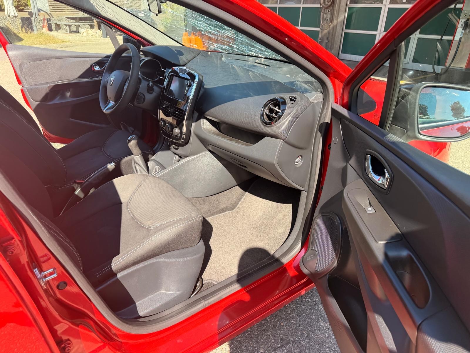RENAULT Clio 0.9 12V Expression-image-14