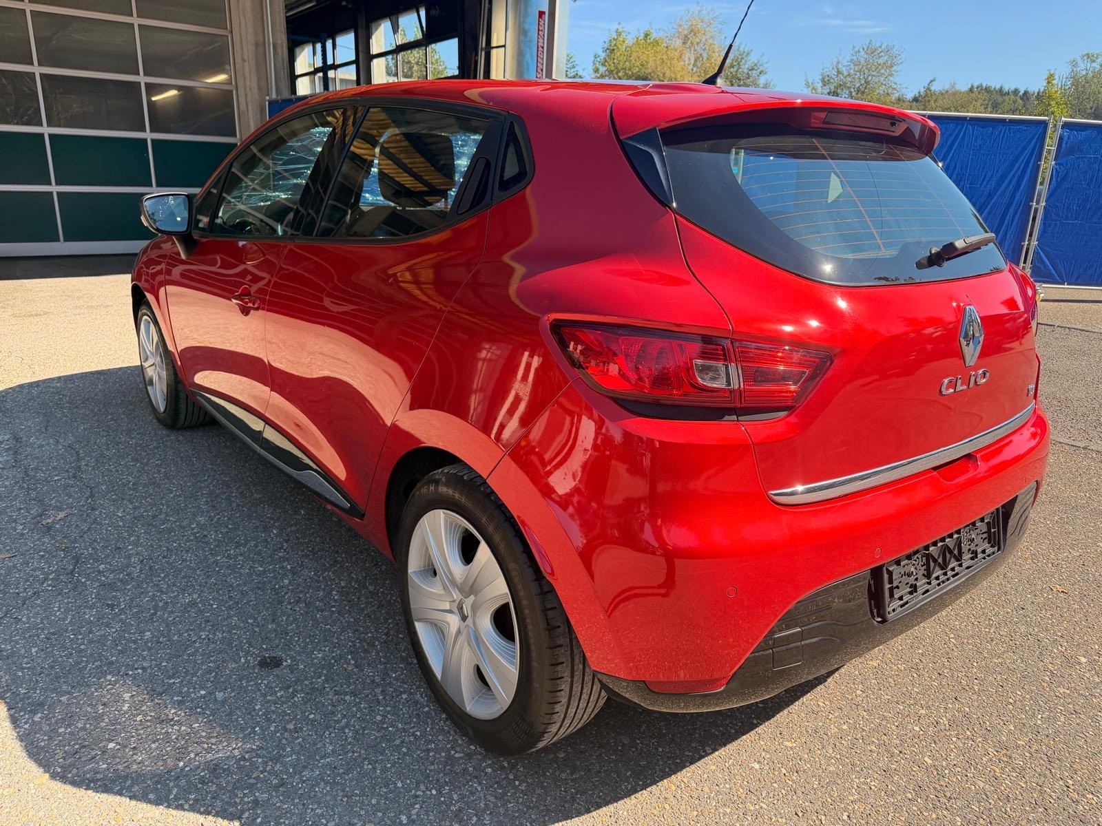 RENAULT Clio 0.9 12V Expression-image-3