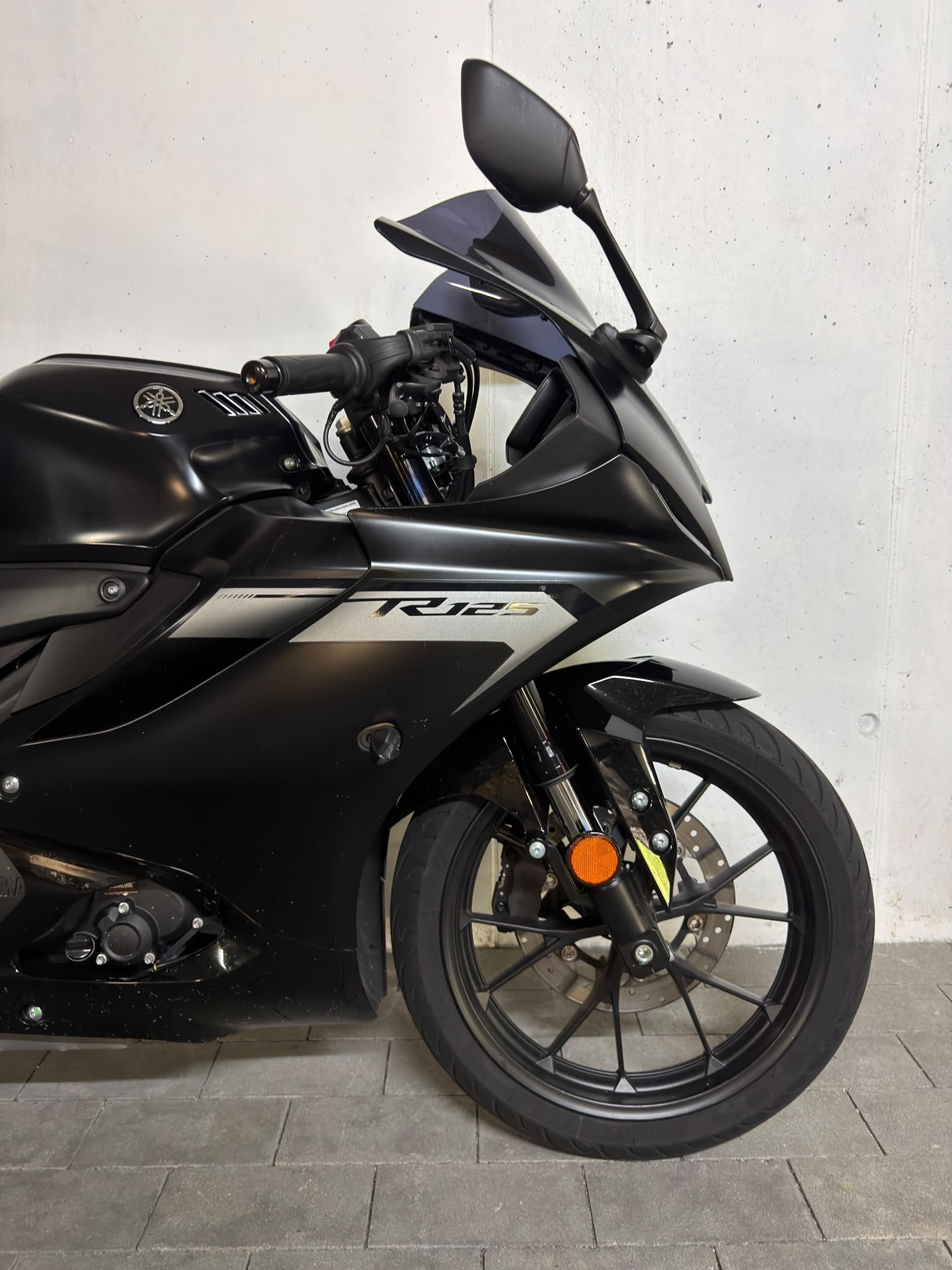 YAMAHA YZF-R 125 ABS-image-2